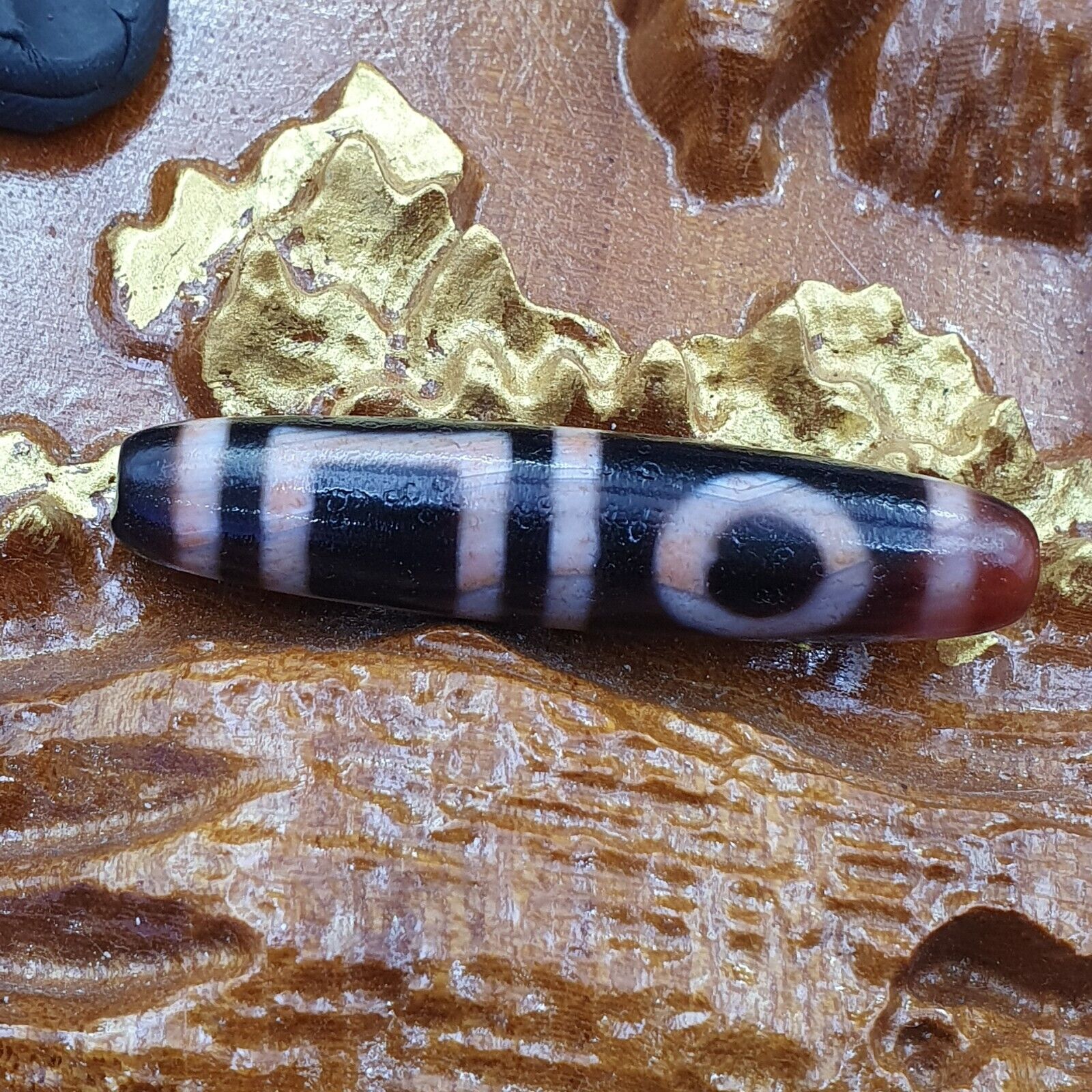 INDO TIBETAN Himalayan 4 Totem Eyes Red Agate bead Amulet Dzi