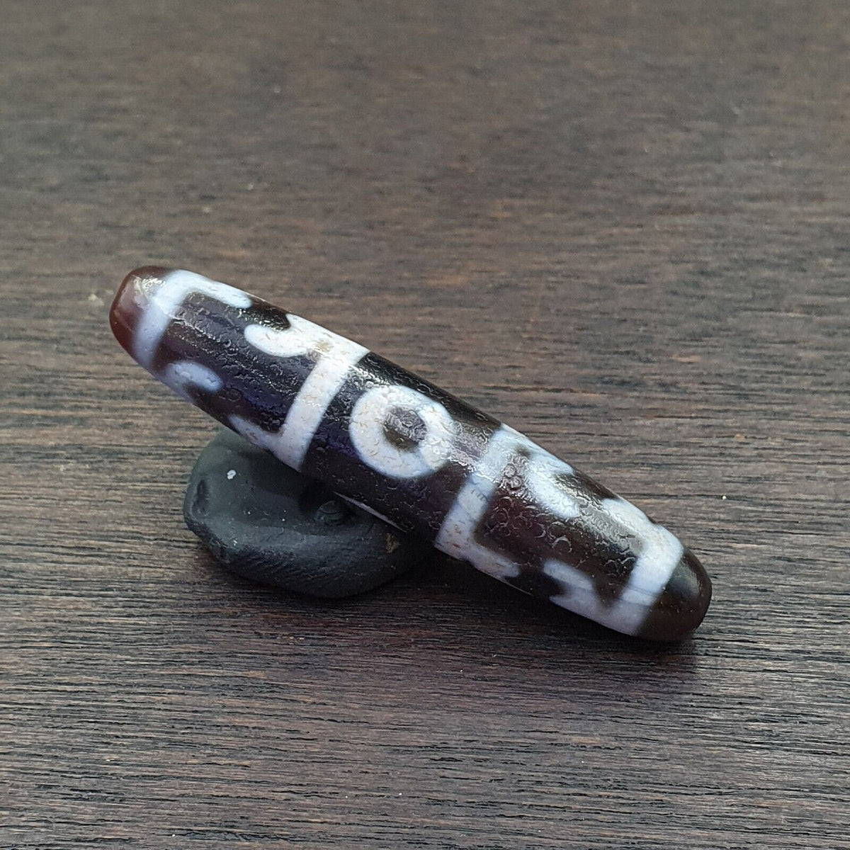 RarE pattern INDO TIBETAN Himalayan 4 Totem Eyes Red Agate bead Amulet Dzi