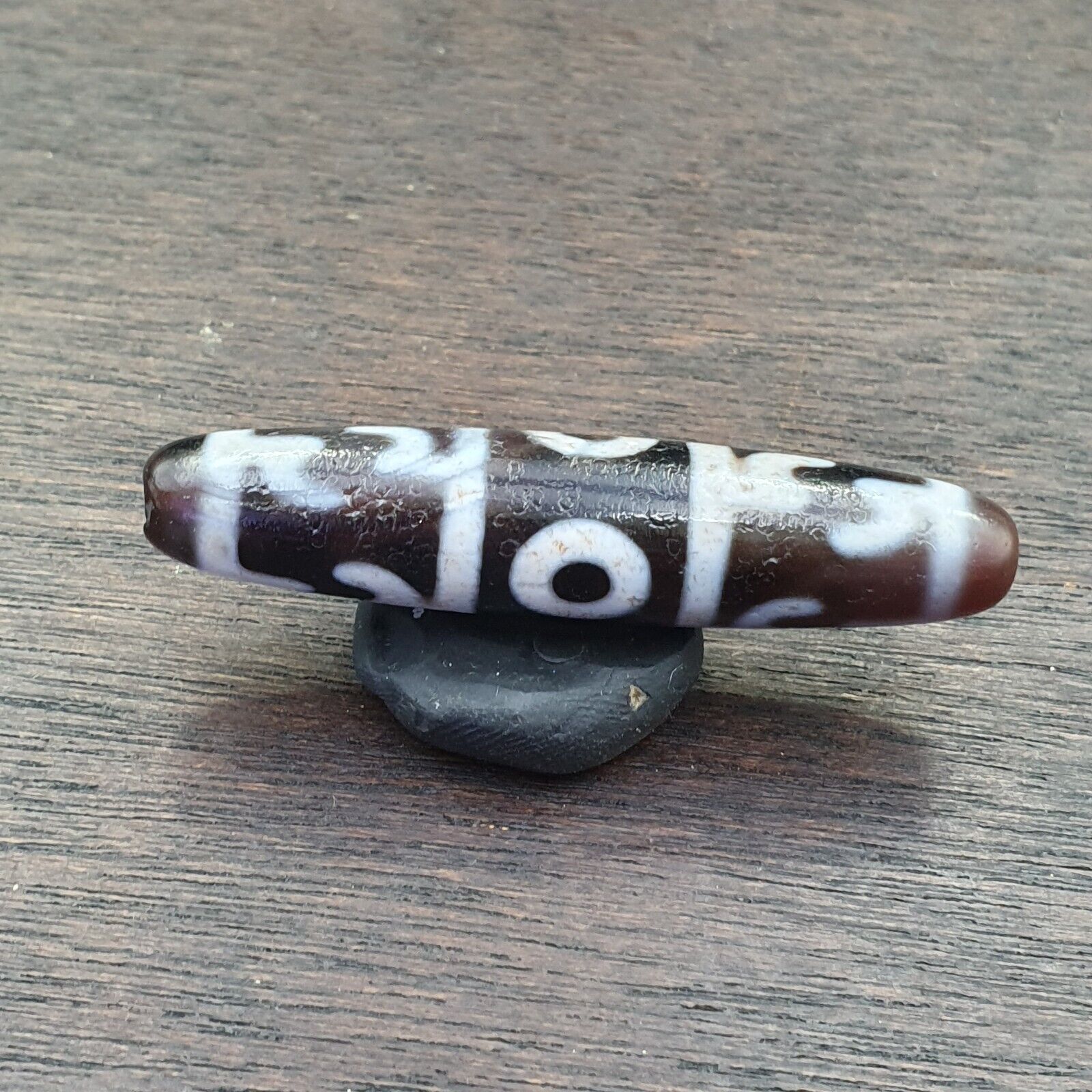 RarE pattern INDO TIBETAN Himalayan 4 Totem Eyes Red Agate bead Amulet Dzi