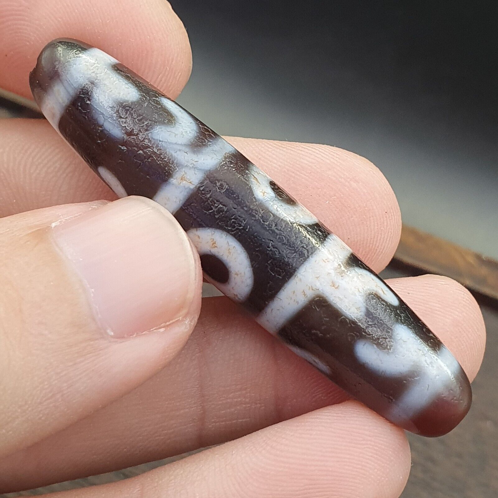 RarE pattern INDO TIBETAN Himalayan 4 Totem Eyes Red Agate bead Amulet Dzi
