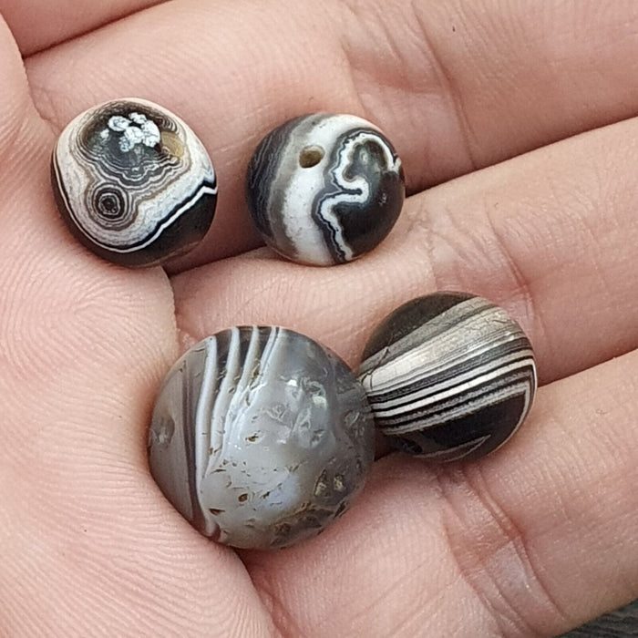 Lot 4Ancient Antique Indo Himalayan Eye Beads Soleimani Banded Agate Beads
