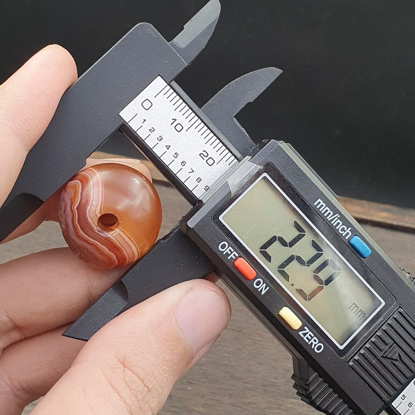 Seltenstes antikes Perlenamulett aus rotem Achat aus dem Himalaya