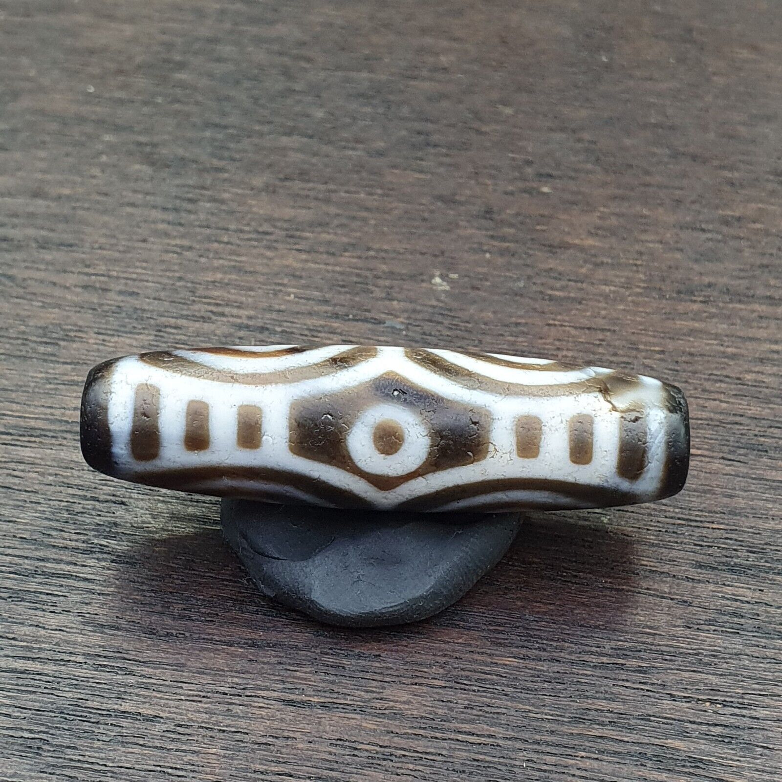 Old Indo Tibetan Agate 6 Eyes in eyes & lines Agate stone Dzi Bead Amulet