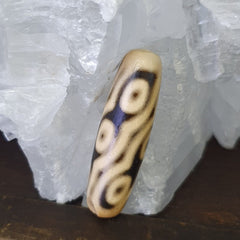 Vintage Old Indo Tibetan Agate  Eyes Agate stone Dzi Bead Amulet