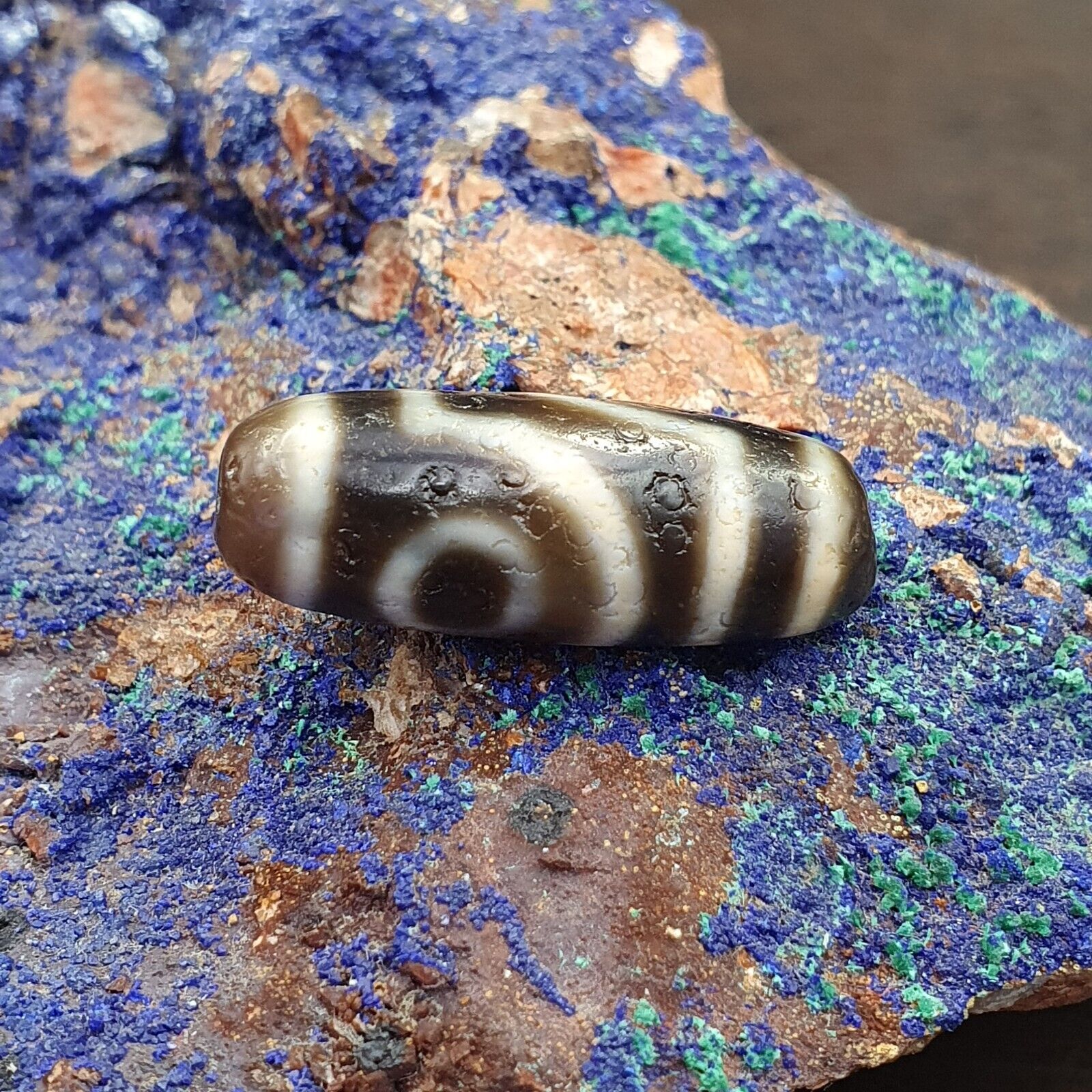 Antique Old Tibetan 2 Diamond Eyes Agate stone Dzi Bead Amulet HQ-2
