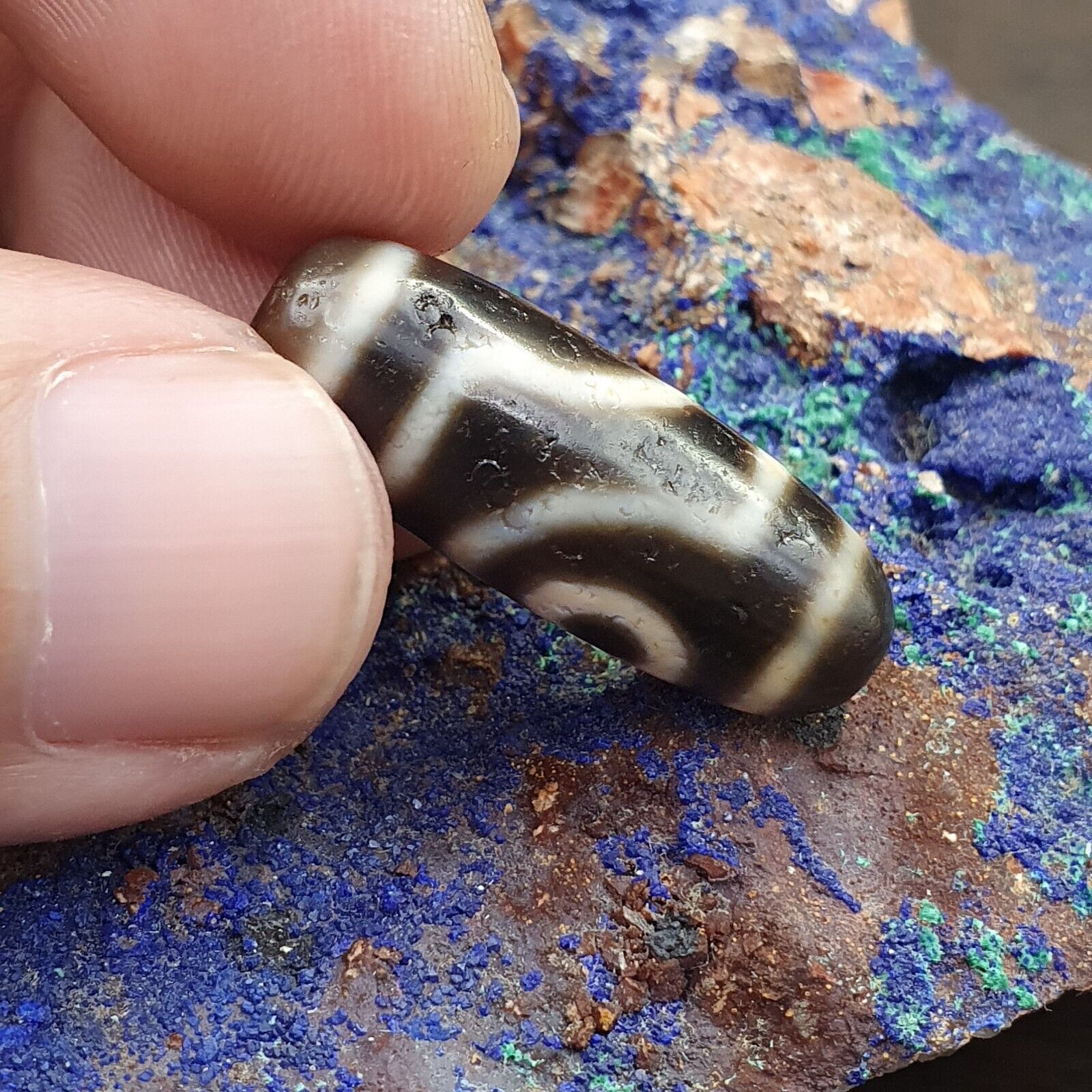 Antique Old Tibetan 2 Diamond Eyes Agate stone Dzi Bead Amulet HQ-2