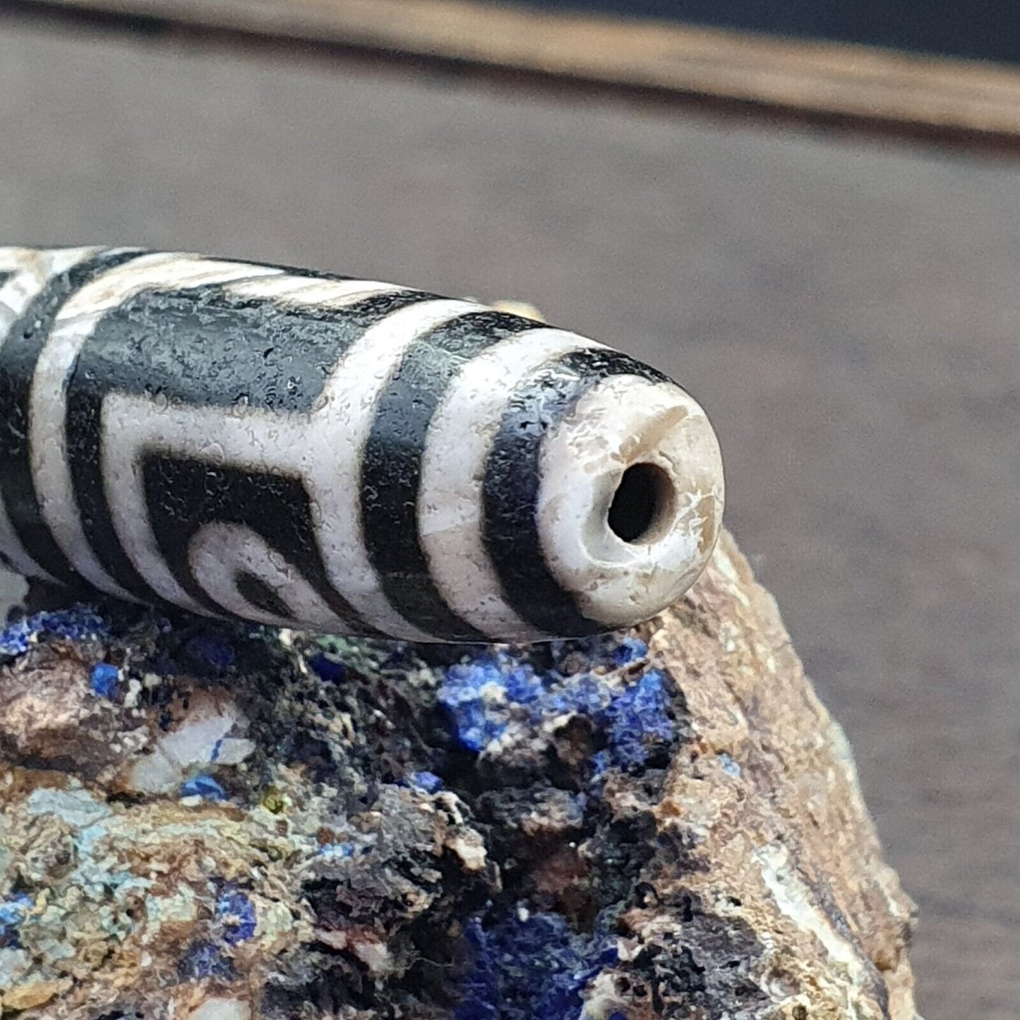 Alter indotibetischer Achat, 4 Kreisaugen in quadratischen Augen, Achatstein, Dzi-Perlenamulett 