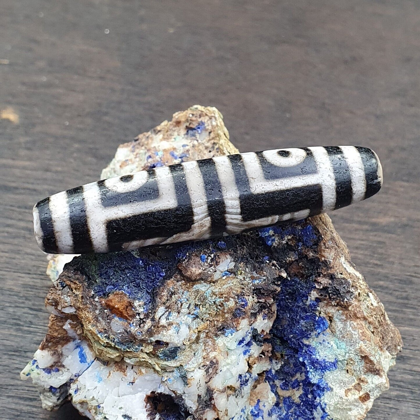 Alter indotibetischer Achat, 4 Kreisaugen in quadratischen Augen, Achatstein, Dzi-Perlenamulett 