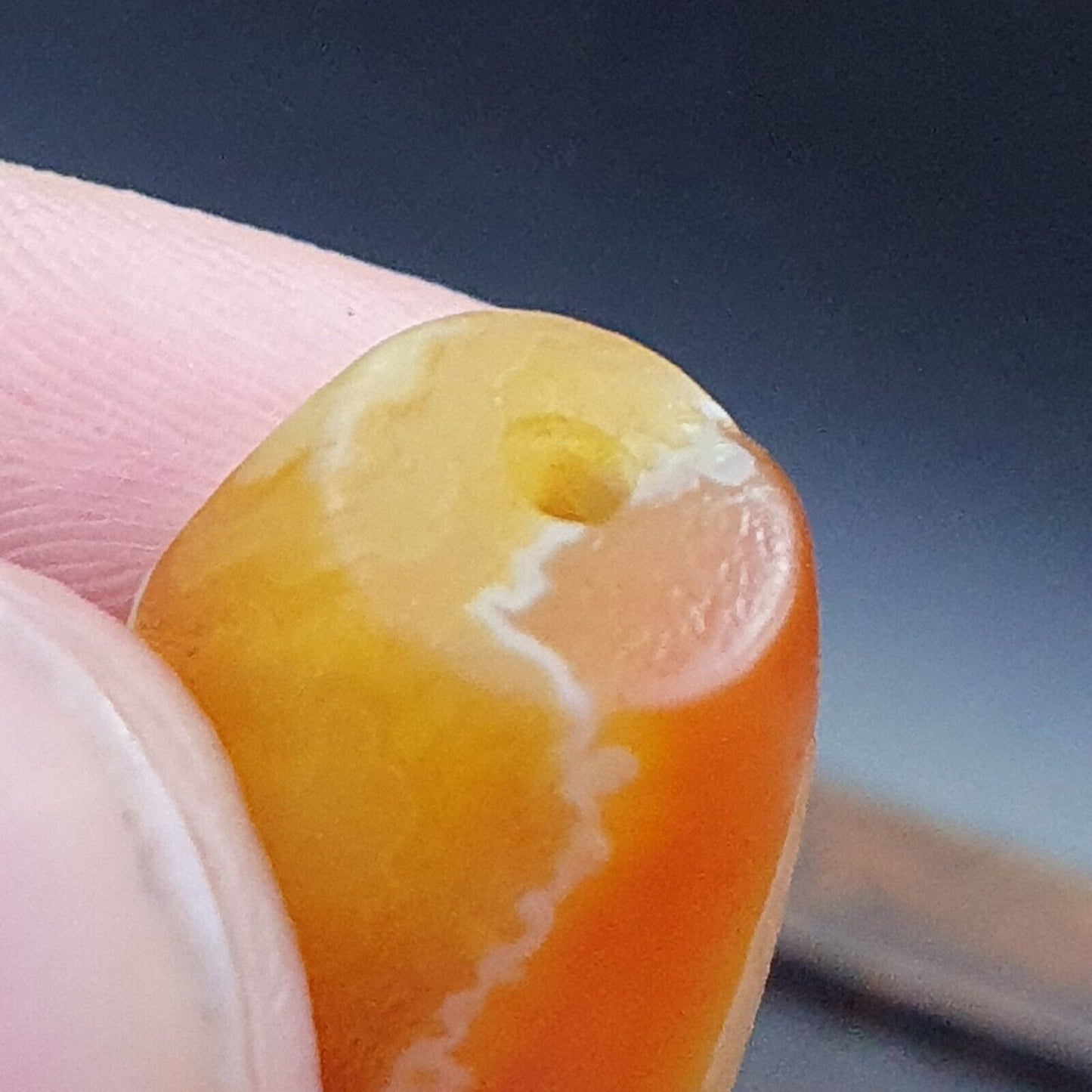 Antike alte persische Achatperle mit natürlichem Muster aus dem Nahen Osten AMD-7