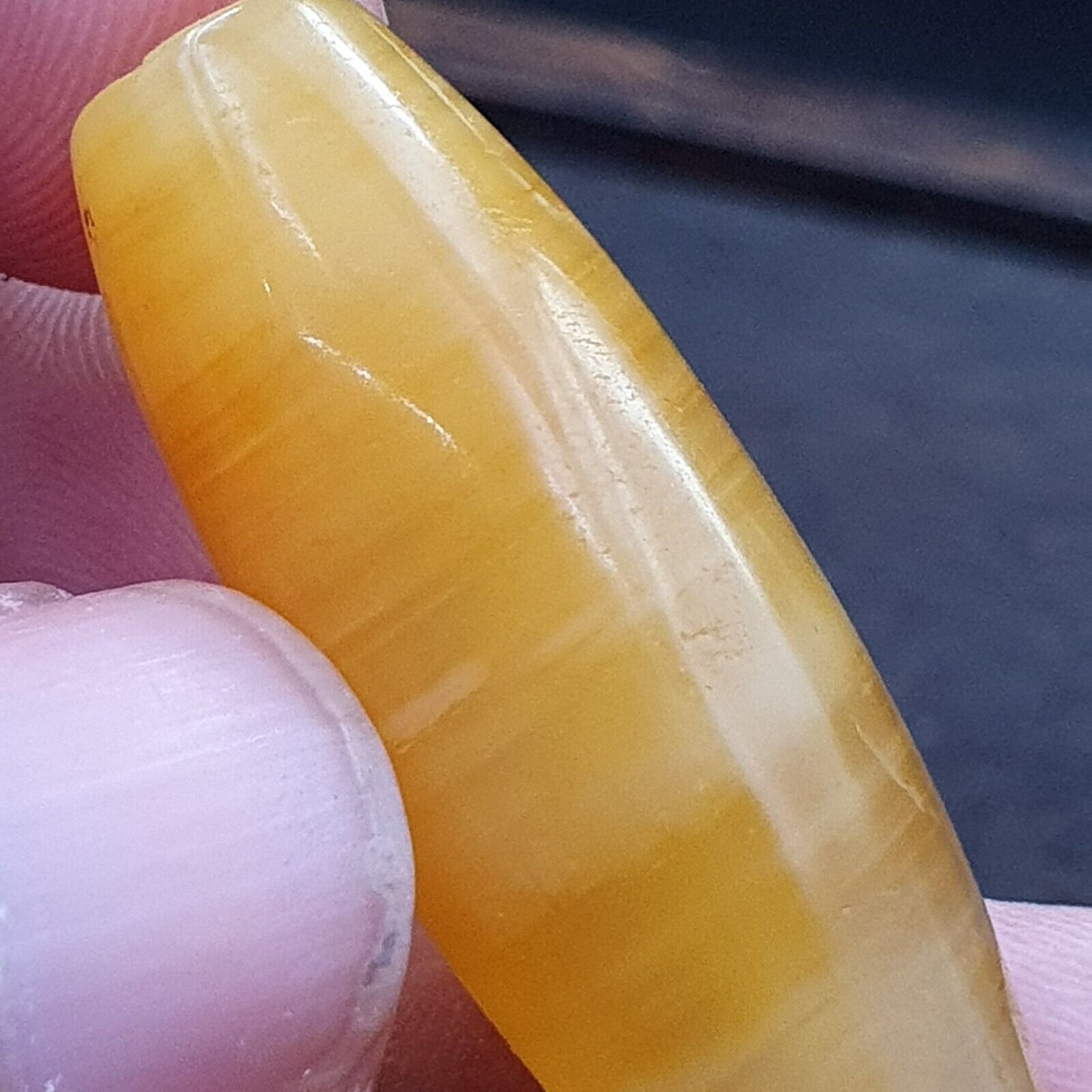 Antiker alter jemenitischer Achat aus dem Nahen Osten, gelbe Achatperle AMD-11