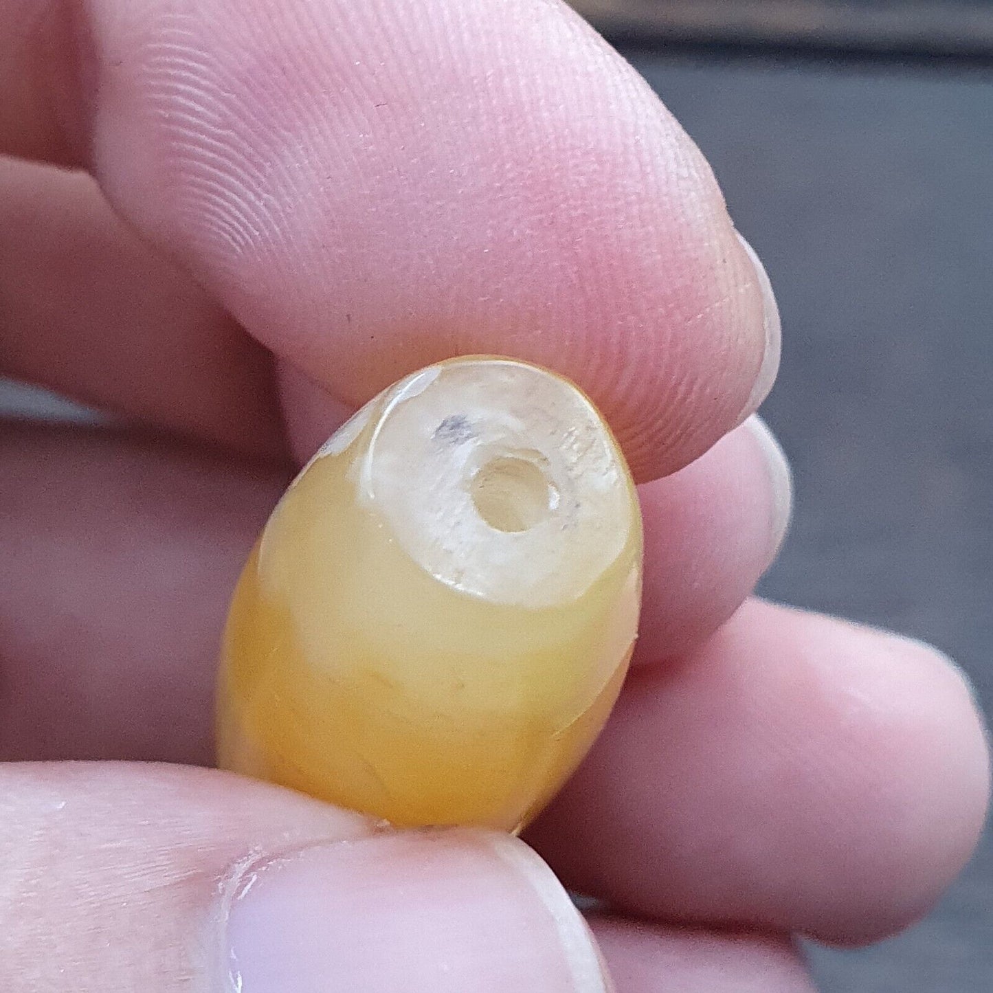 Antiker alter jemenitischer Achat aus dem Nahen Osten, gelbe Achatperle AMD-11