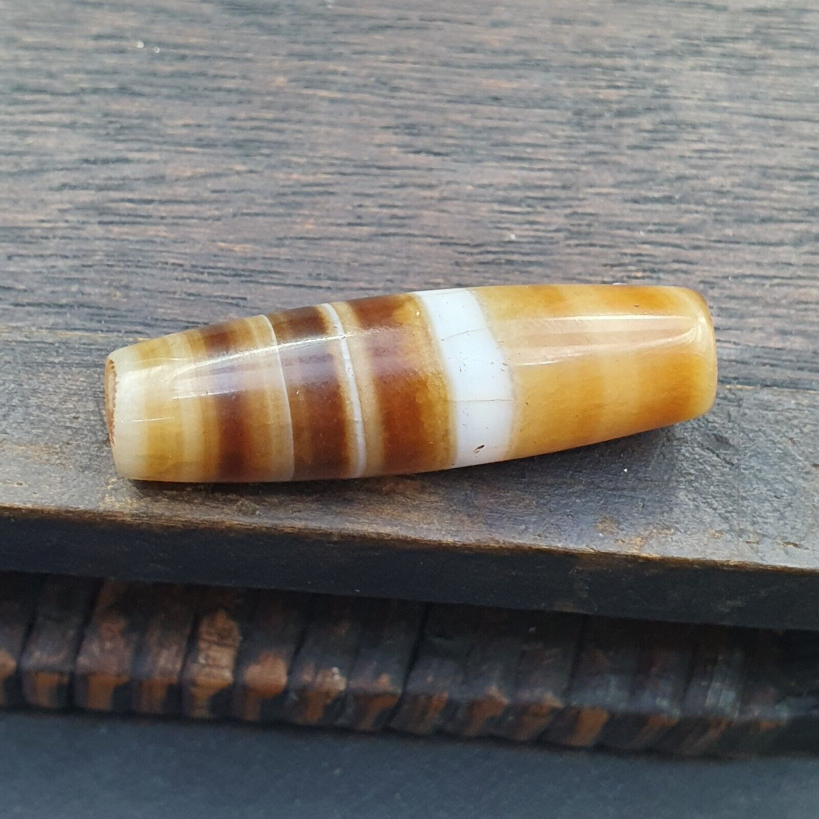 Antique Old Yemeni Agate Natural Rare pattern Banded Agate Bead  BD L1