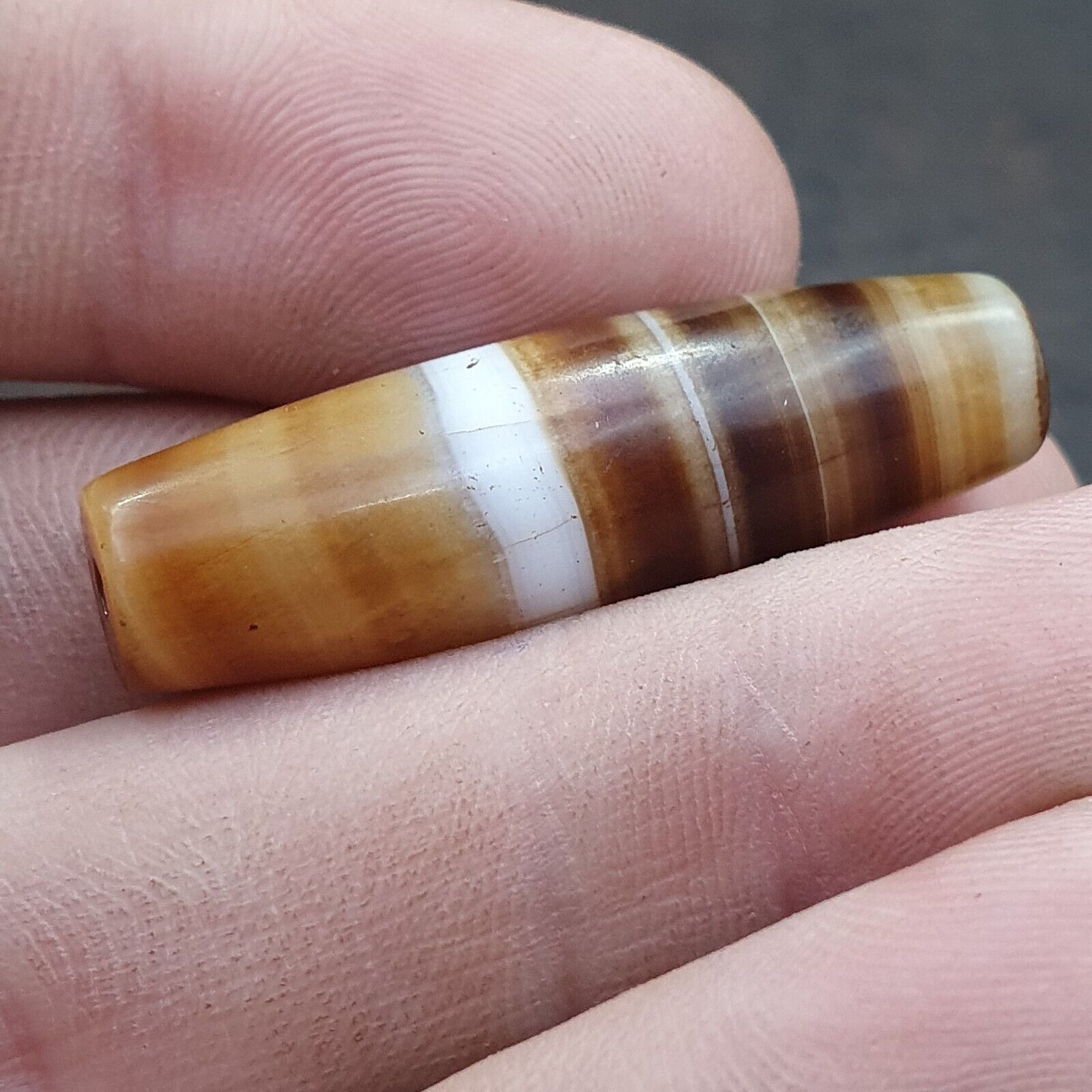 Antique Old Yemeni Agate Natural Rare pattern Banded Agate Bead  BD L1