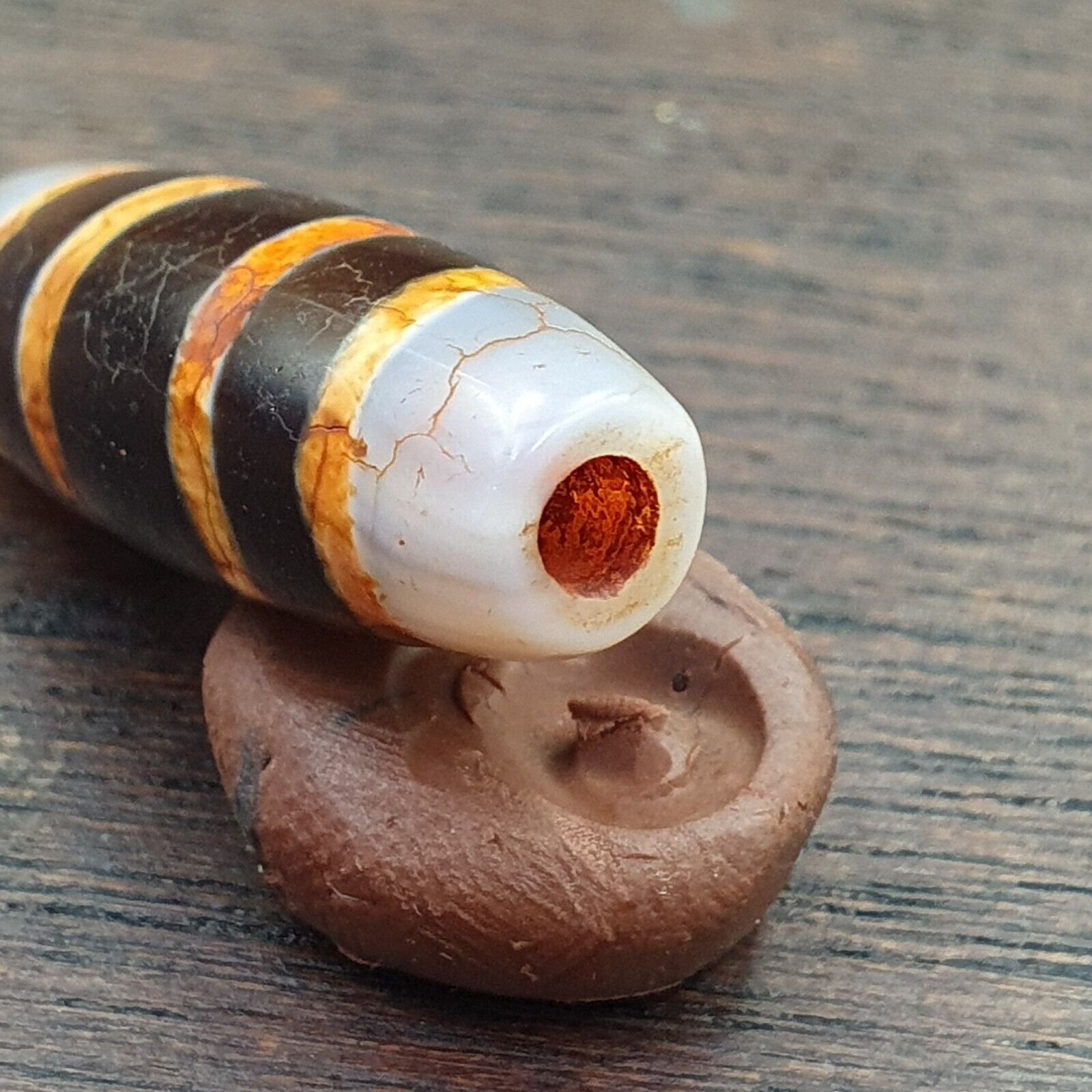 Antique Rusted Tibetan 4 stripes dzi Agate bead old amulet Tibet gzi pendant