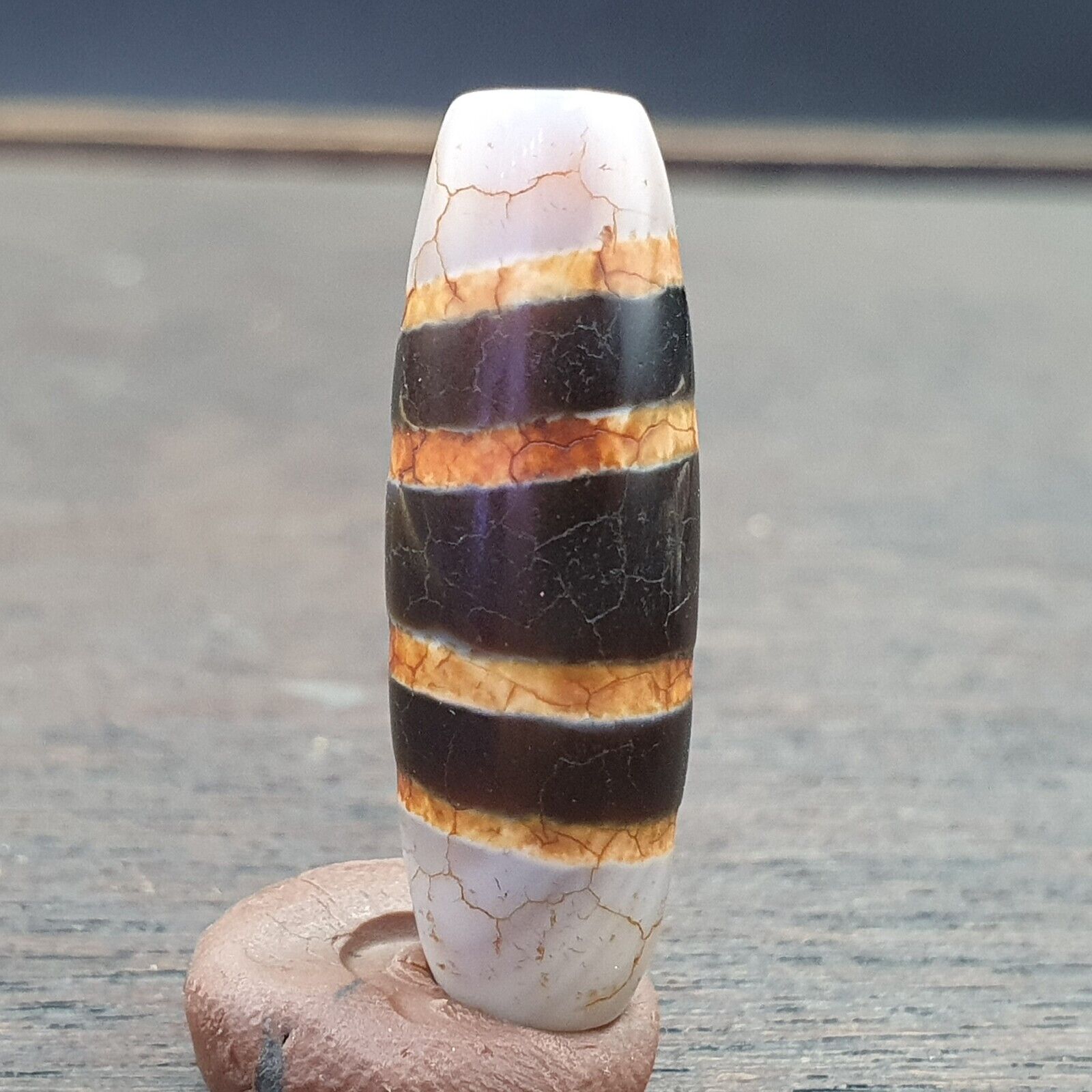 Antique Rusted Tibetan 4 stripes dzi Agate bead old amulet Tibet gzi pendant