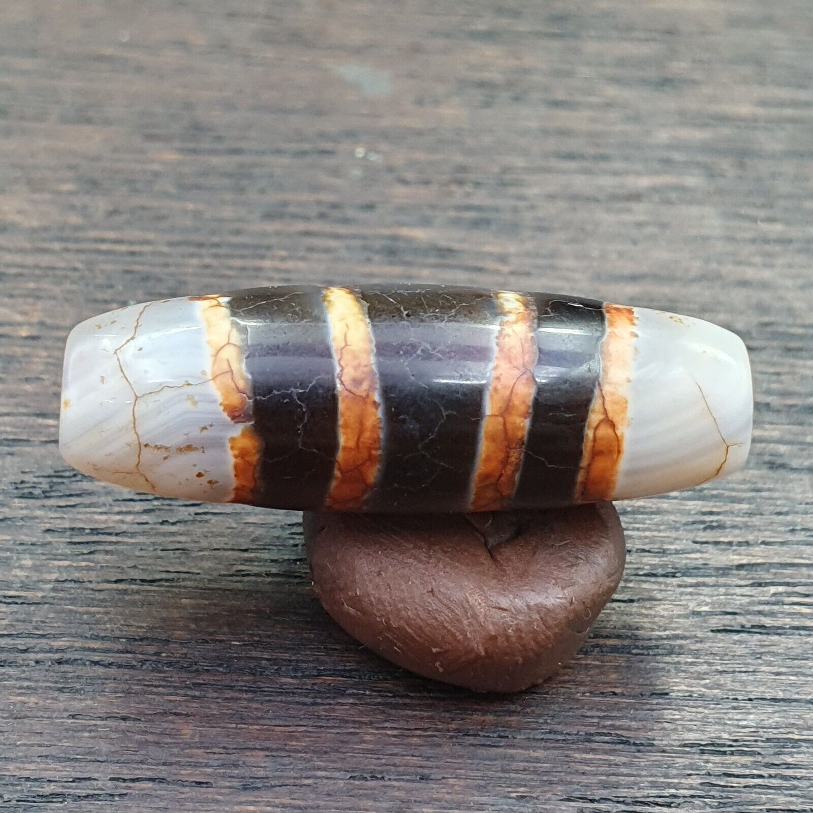 Antique Rusted Tibetan 4 stripes dzi Agate bead old amulet Tibet gzi pendant