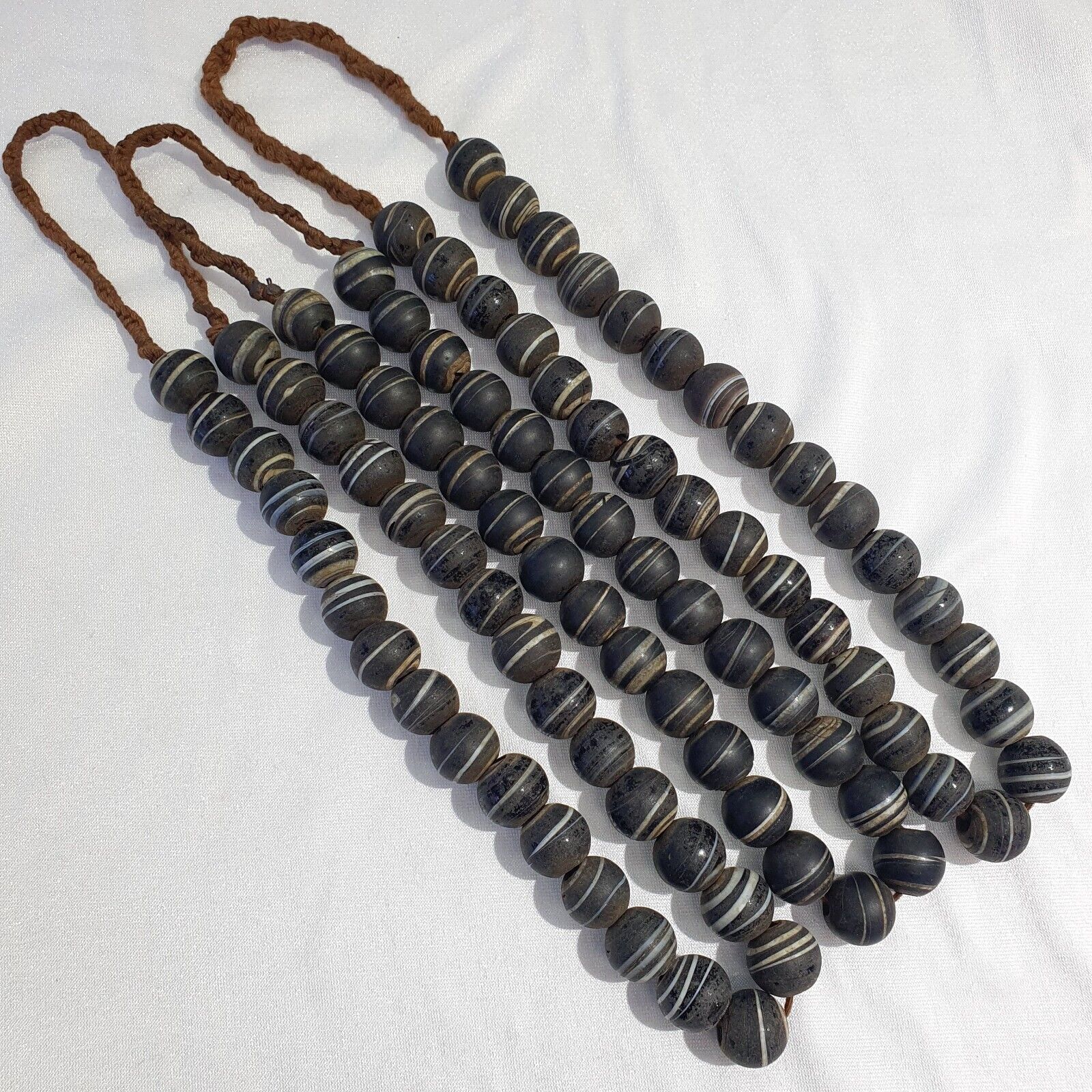 Vintage AFRICAN white Stripes Black GLASS ANTIQUE BEADS 17-18MM