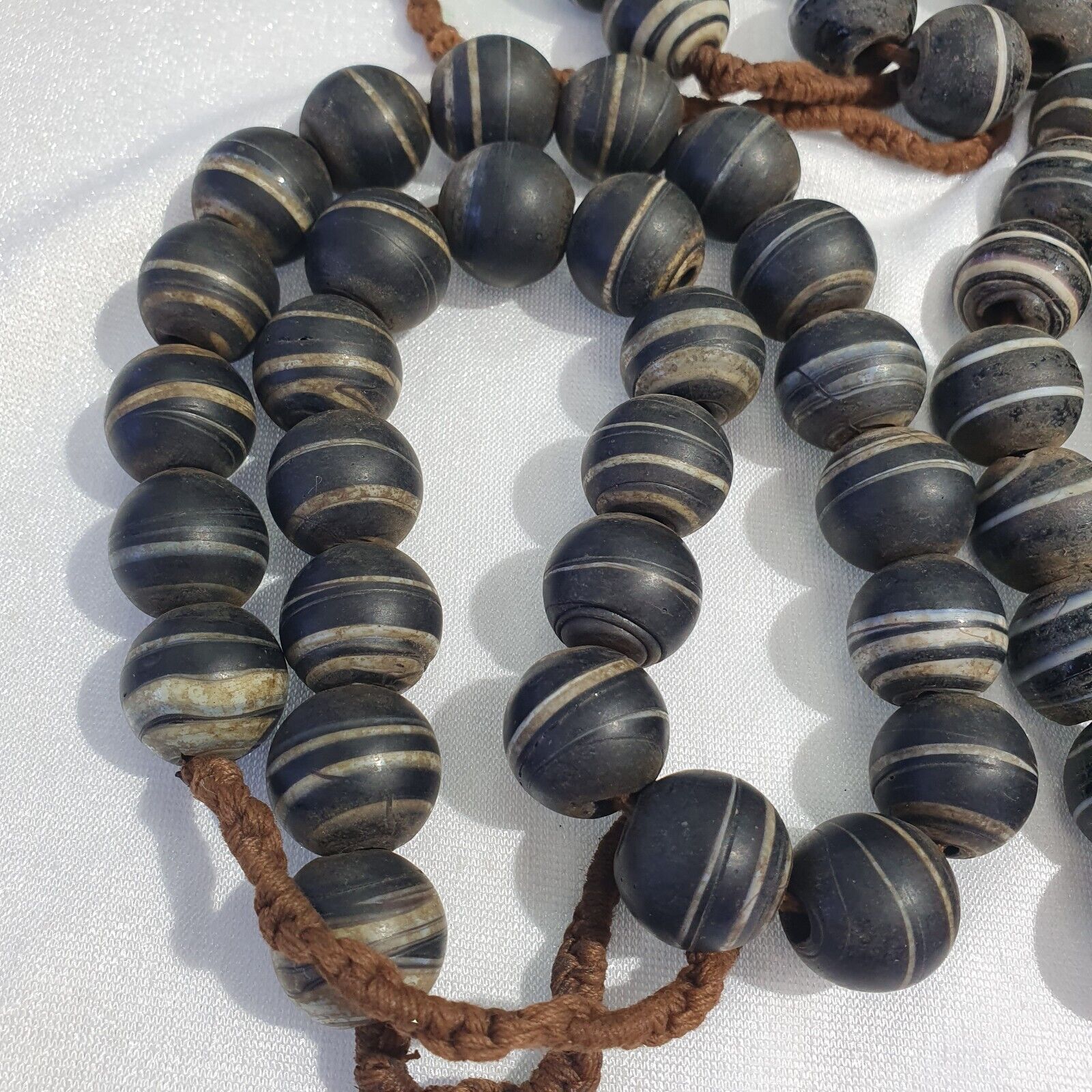 Vintage AFRICAN white Stripes Black GLASS ANTIQUE BEADS 17-18MM