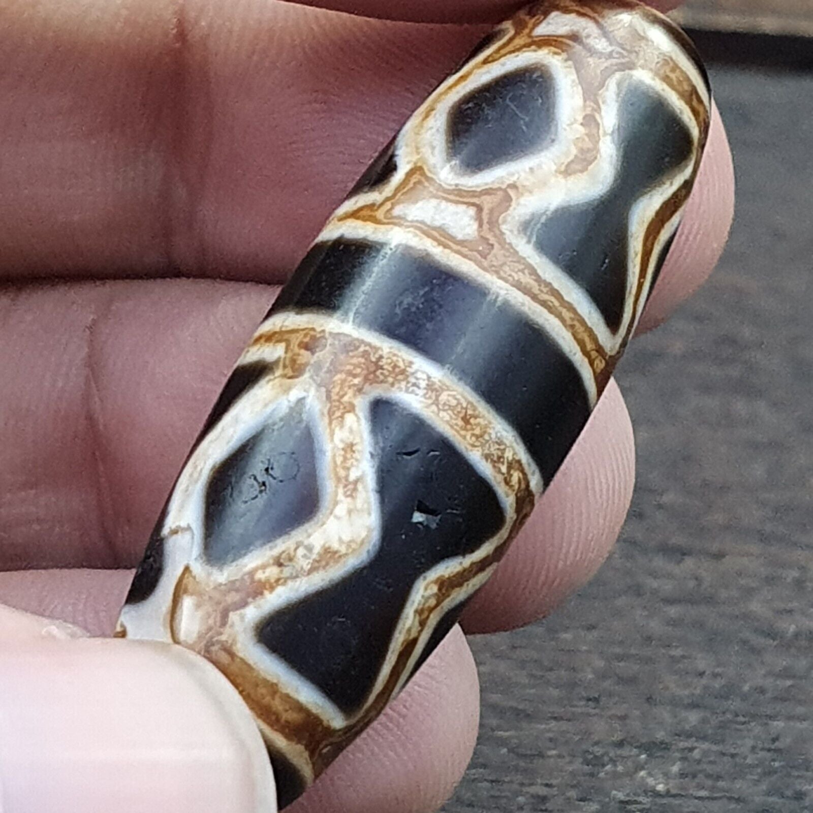 POWERFUL! Vintage Tharu Tibet Very Rare Tibetan Dzi Bead Amulet Dzi