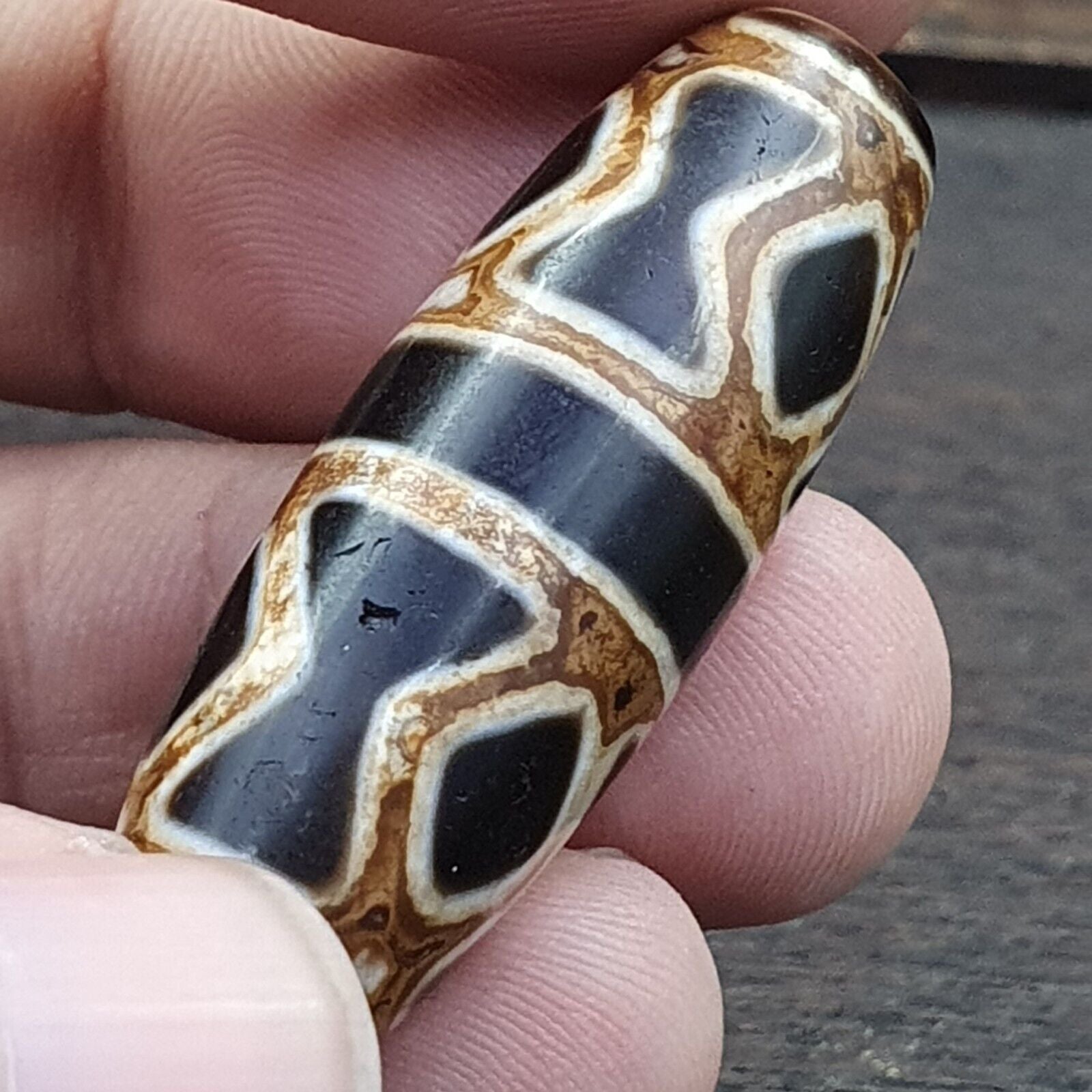 POWERFUL! Vintage Tharu Tibet Very Rare Tibetan Dzi Bead Amulet Dzi