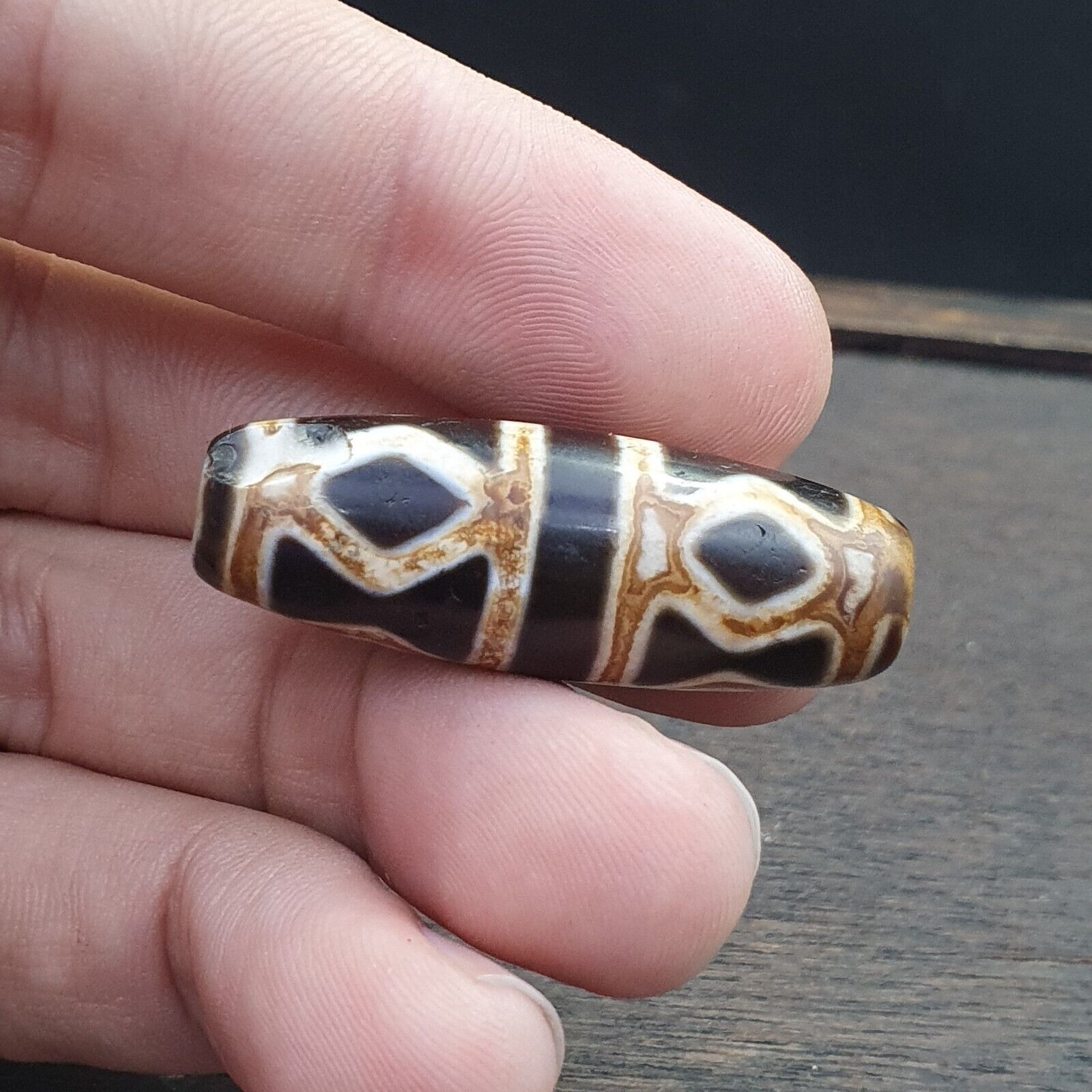 POWERFUL! Vintage Tharu Tibet Very Rare Tibetan Dzi Bead Amulet Dzi