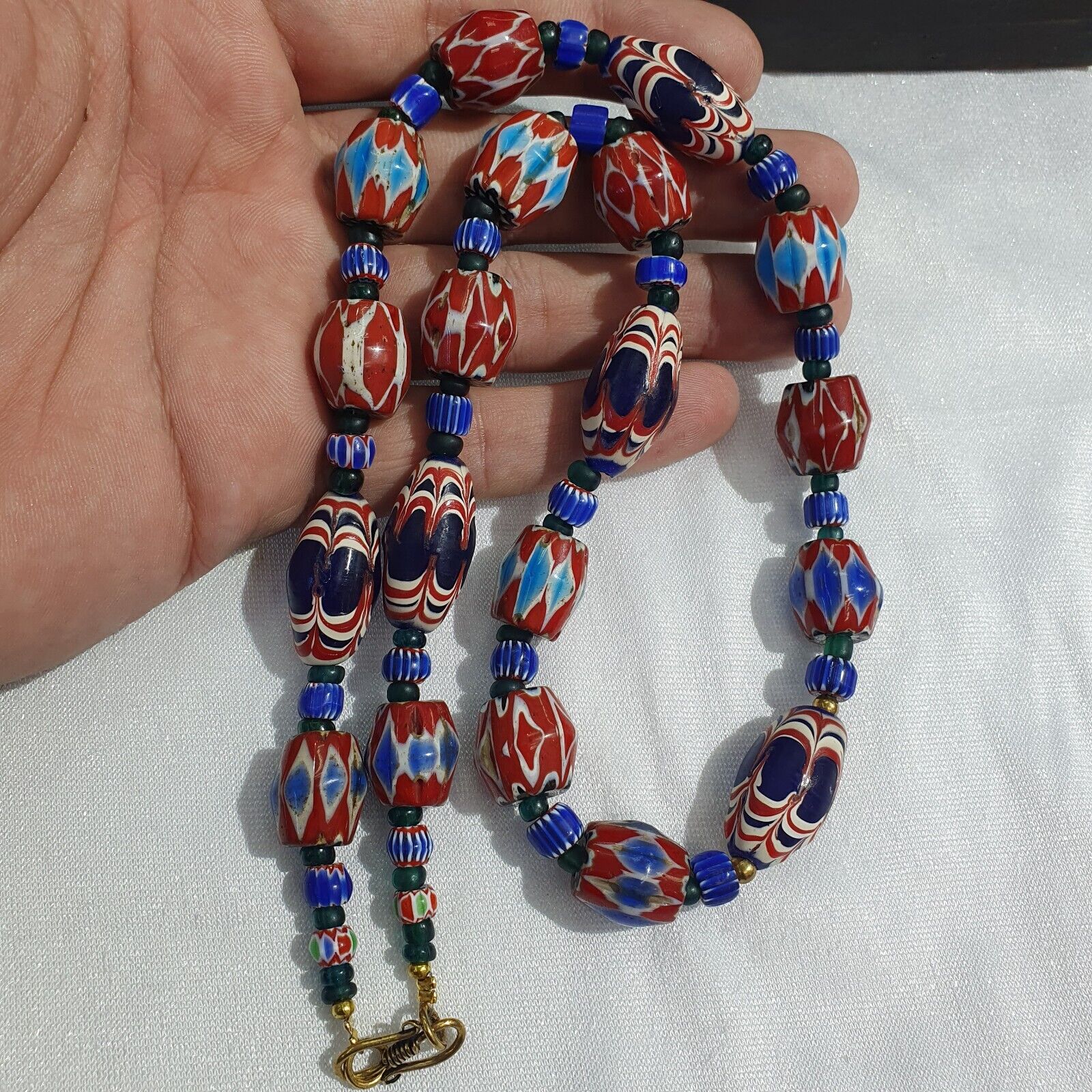 Stunning Vintage Venetian Style Chevron Feather Glass Beads Necklace N-44