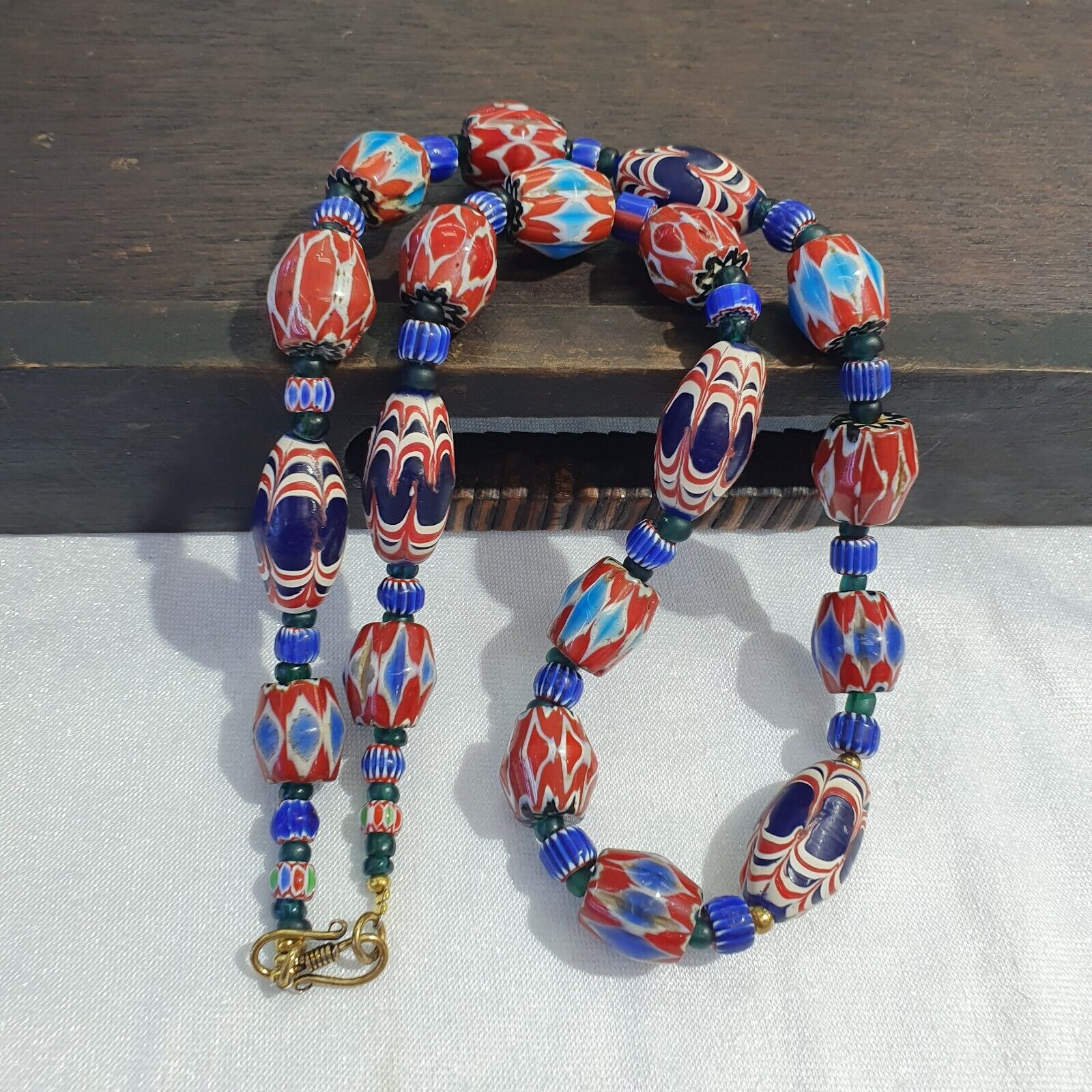 Stunning Vintage Venetian Style Chevron Feather Glass Beads Necklace N-44