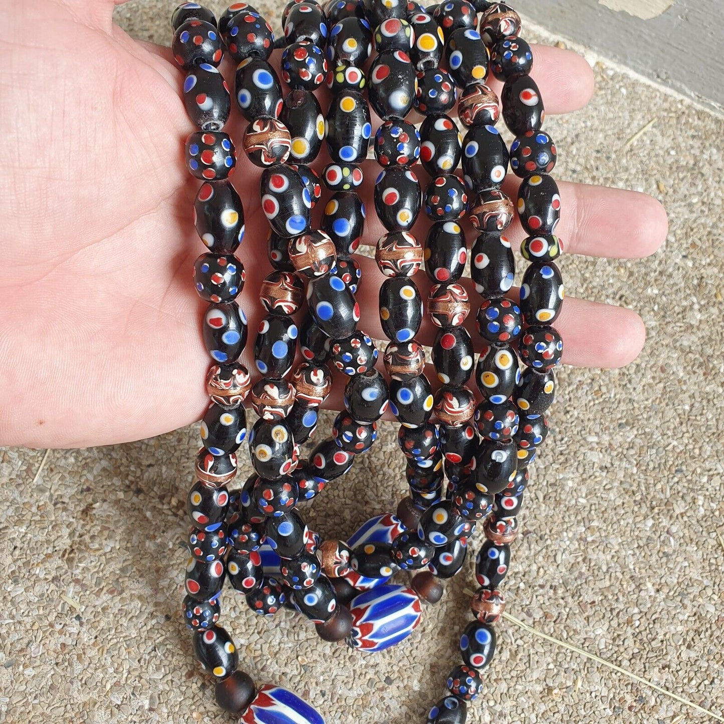 Venezianische Stilperlen Old Chevron Skunk Gepunktete Augen Glasperlen Langer Strang