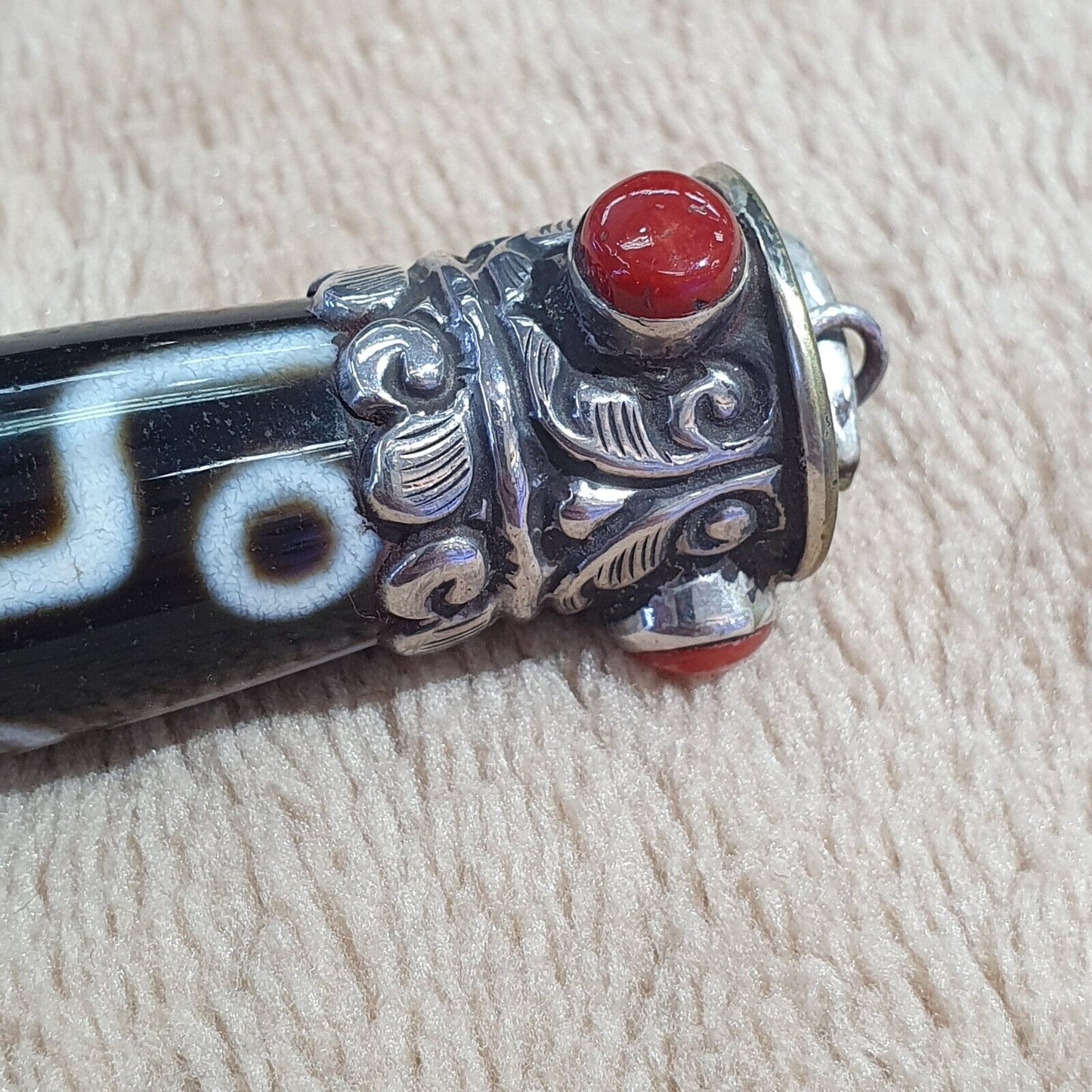 Coral 925 Sterling Silver 9 Eyes Tibetan Nepalese dzi bead Agate pendant