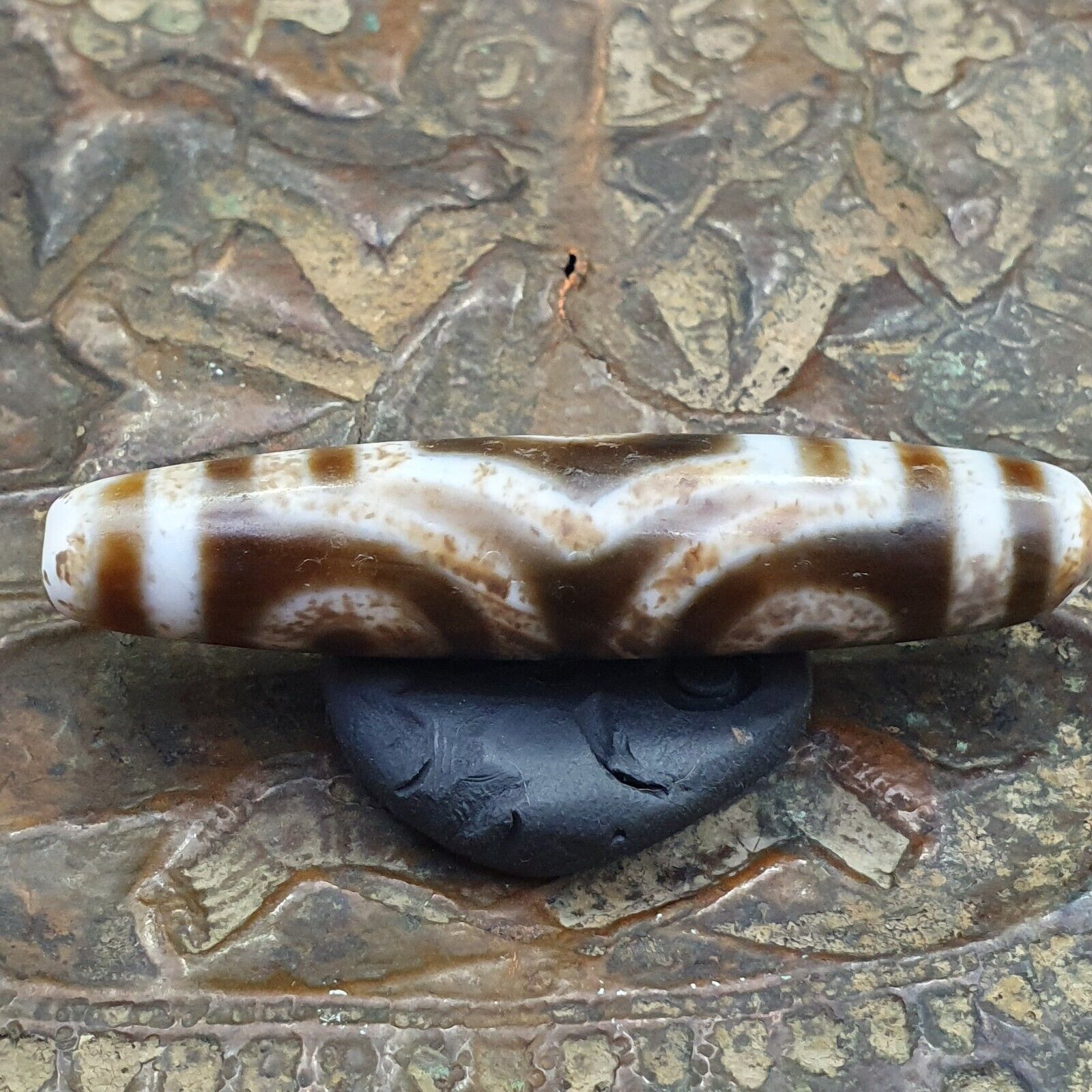 Tibetan 3 Eyes in Eyes Agate stone Dzi Bead Amulet AG-2