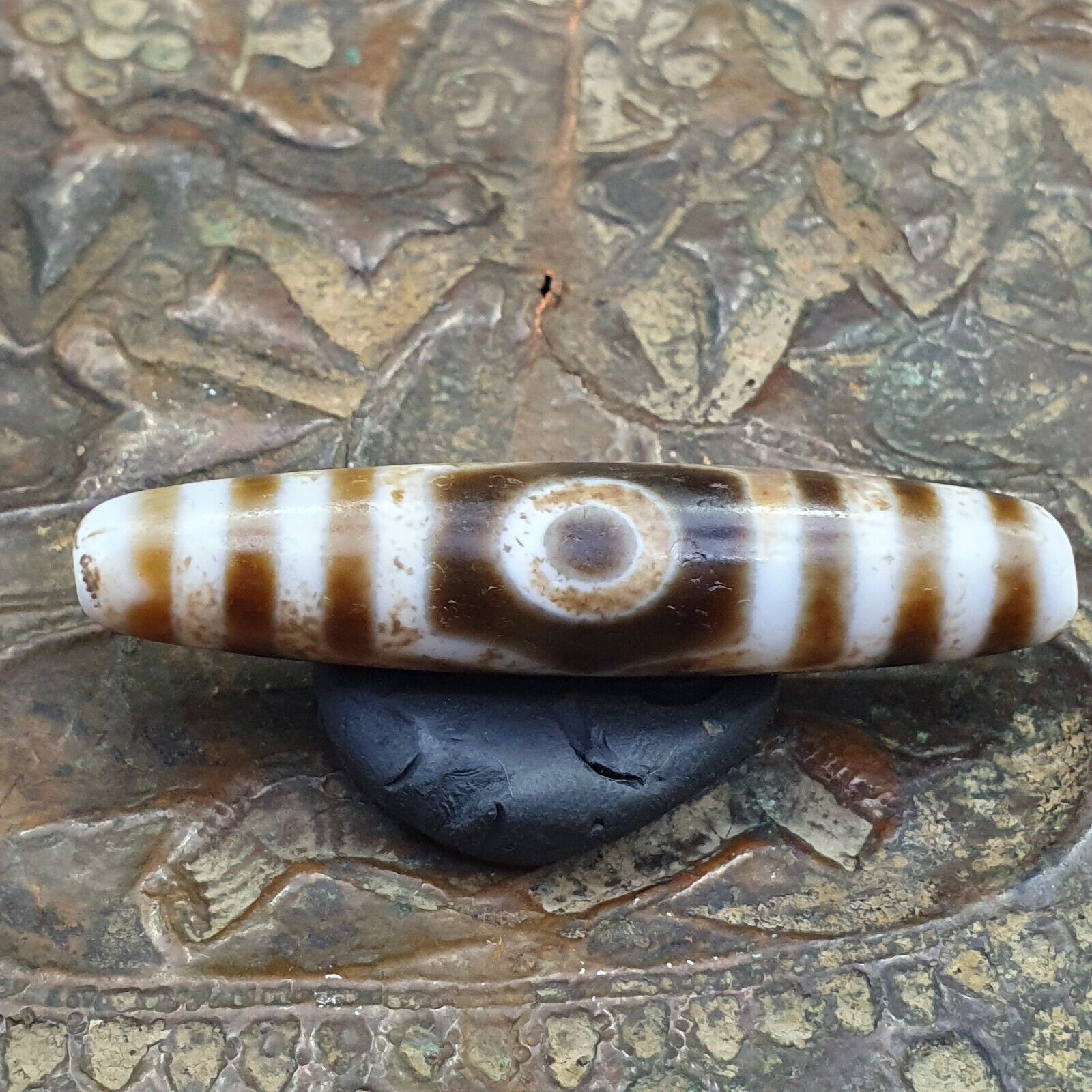 Tibetan 3 Eyes in Eyes Agate stone Dzi Bead Amulet AG-2