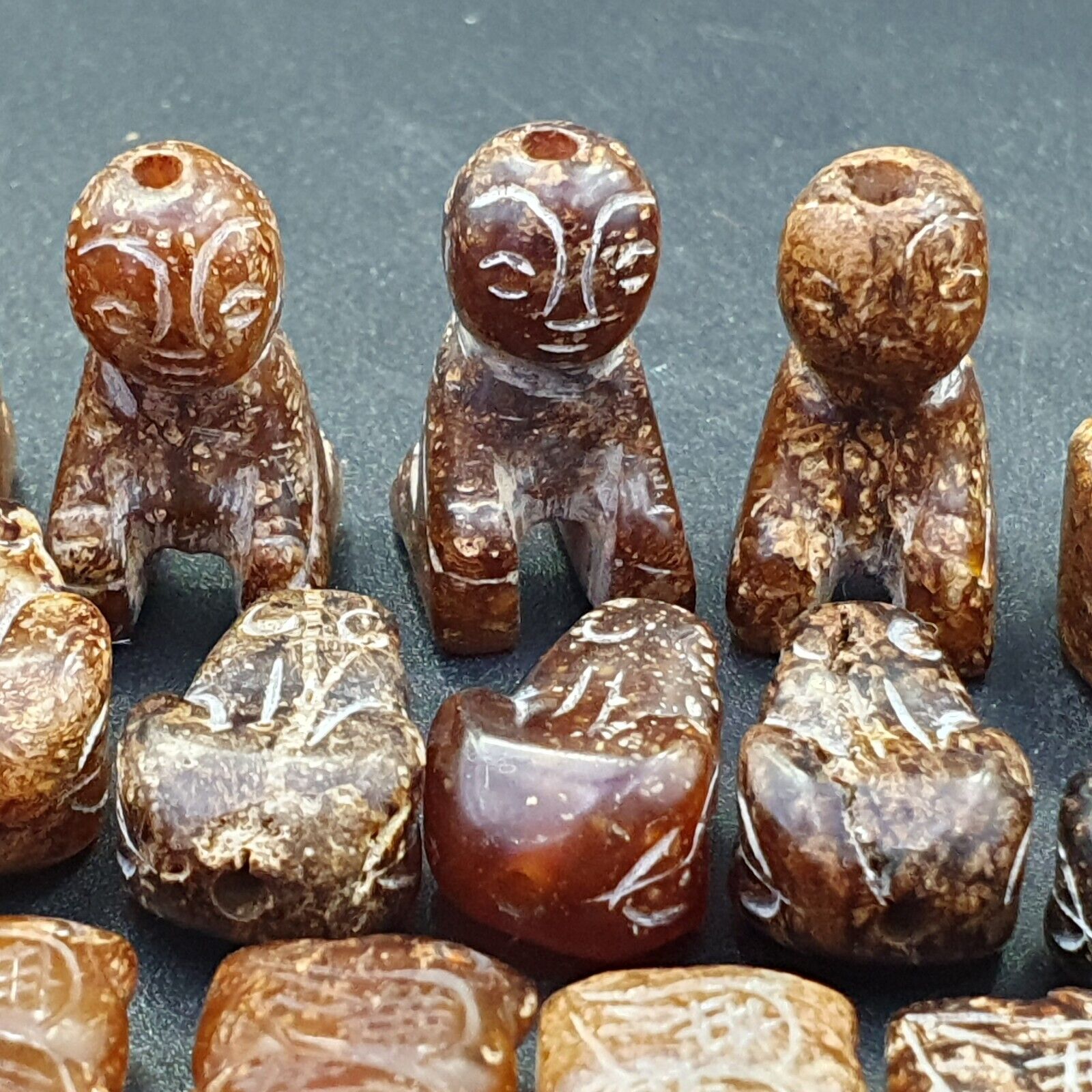 Lot 40 Pieces Antique CHINESE Brown carving jade JADE BEADS.