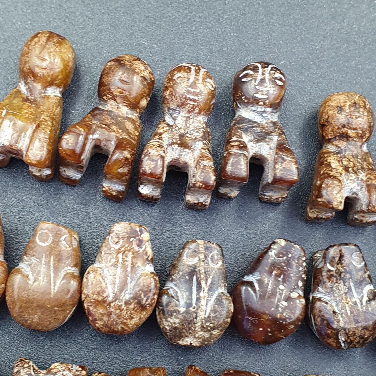 Lot 40 Pieces Antique CHINESE Brown carving jade JADE BEADS.
