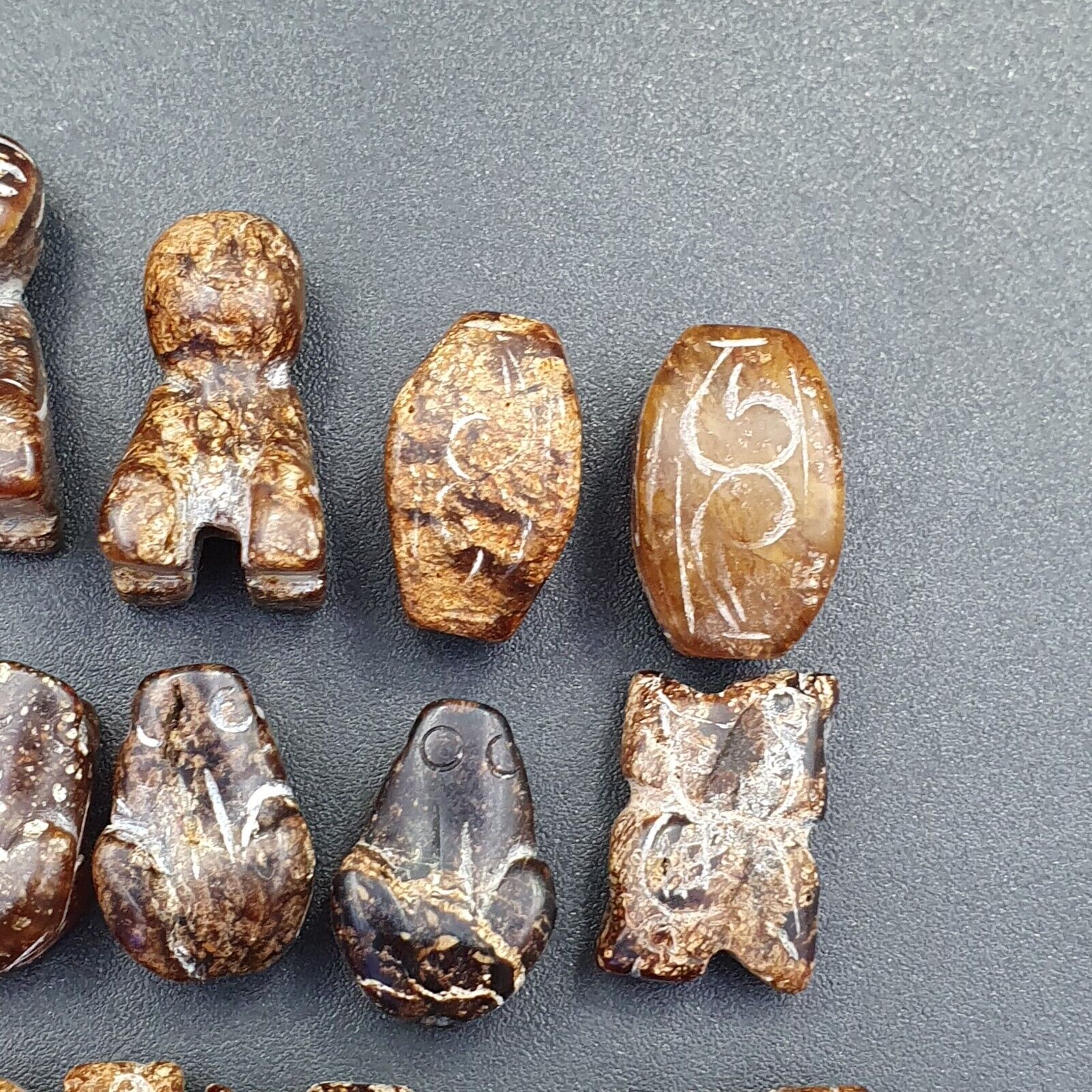 Lot 40 Pieces Antique CHINESE Brown carving jade JADE BEADS.