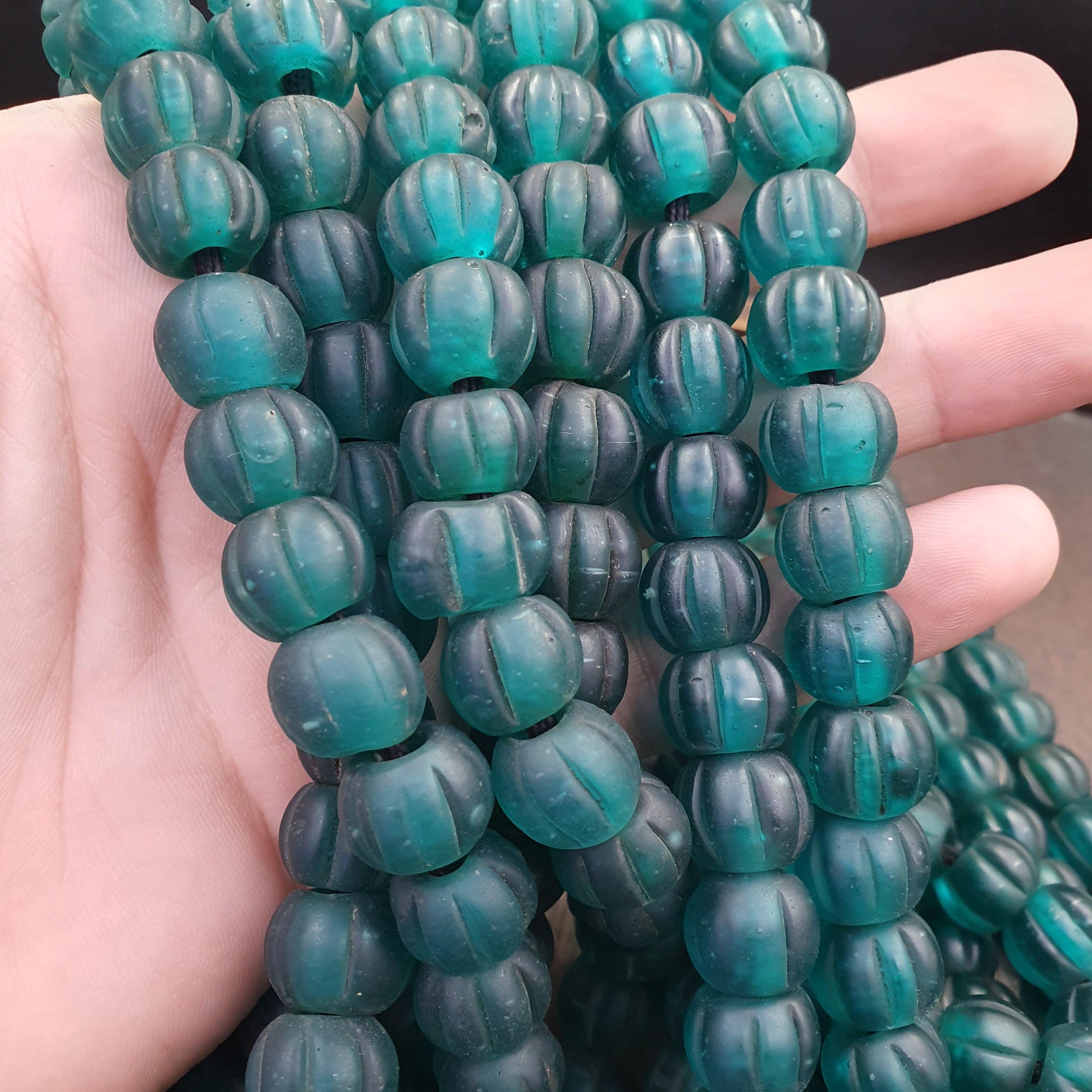 BEAUTIFUL OLD AFRICAN Green GLASS ANTIQUE BEADS 13-14MM
