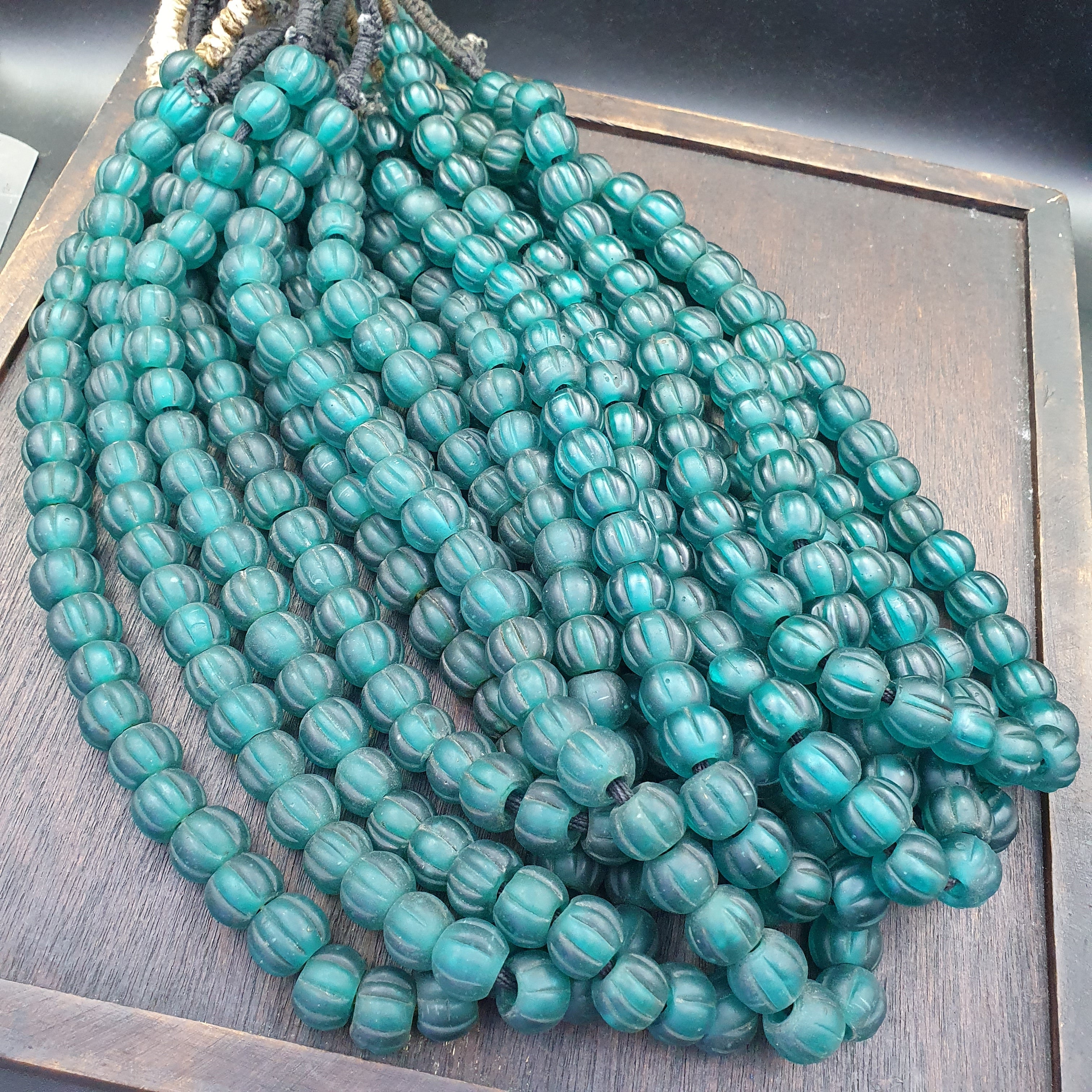 BEAUTIFUL OLD AFRICAN Green GLASS ANTIQUE BEADS 13-14MM