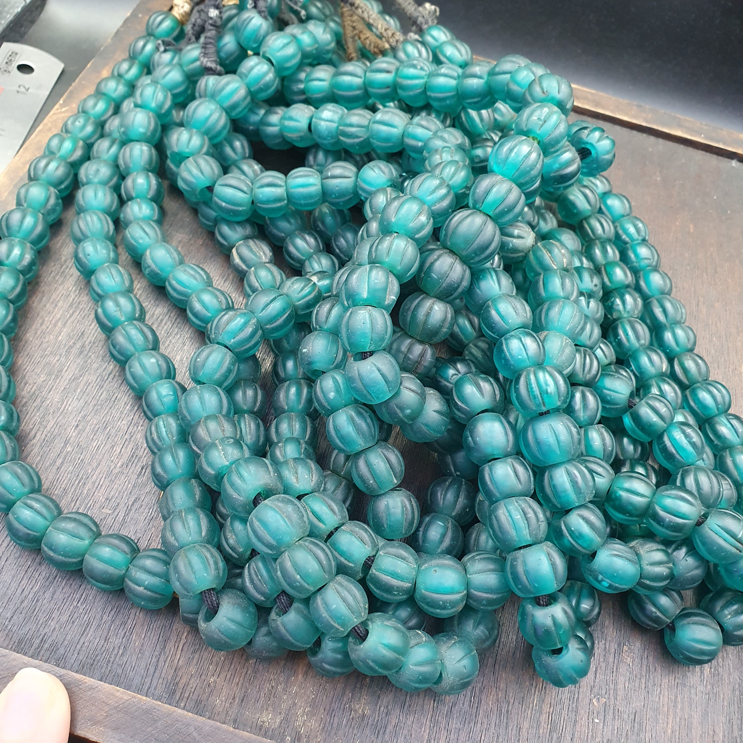 BEAUTIFUL OLD AFRICAN Green GLASS ANTIQUE BEADS 13-14MM
