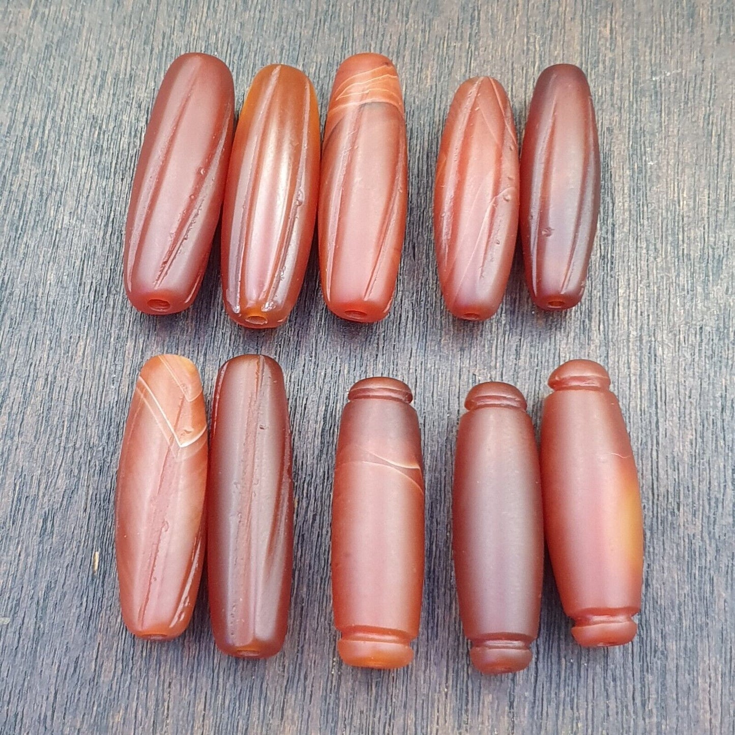Lot 10 antike rote Schnitz-Achat-Himalaya-tibetische Achat-Karneolperlen 