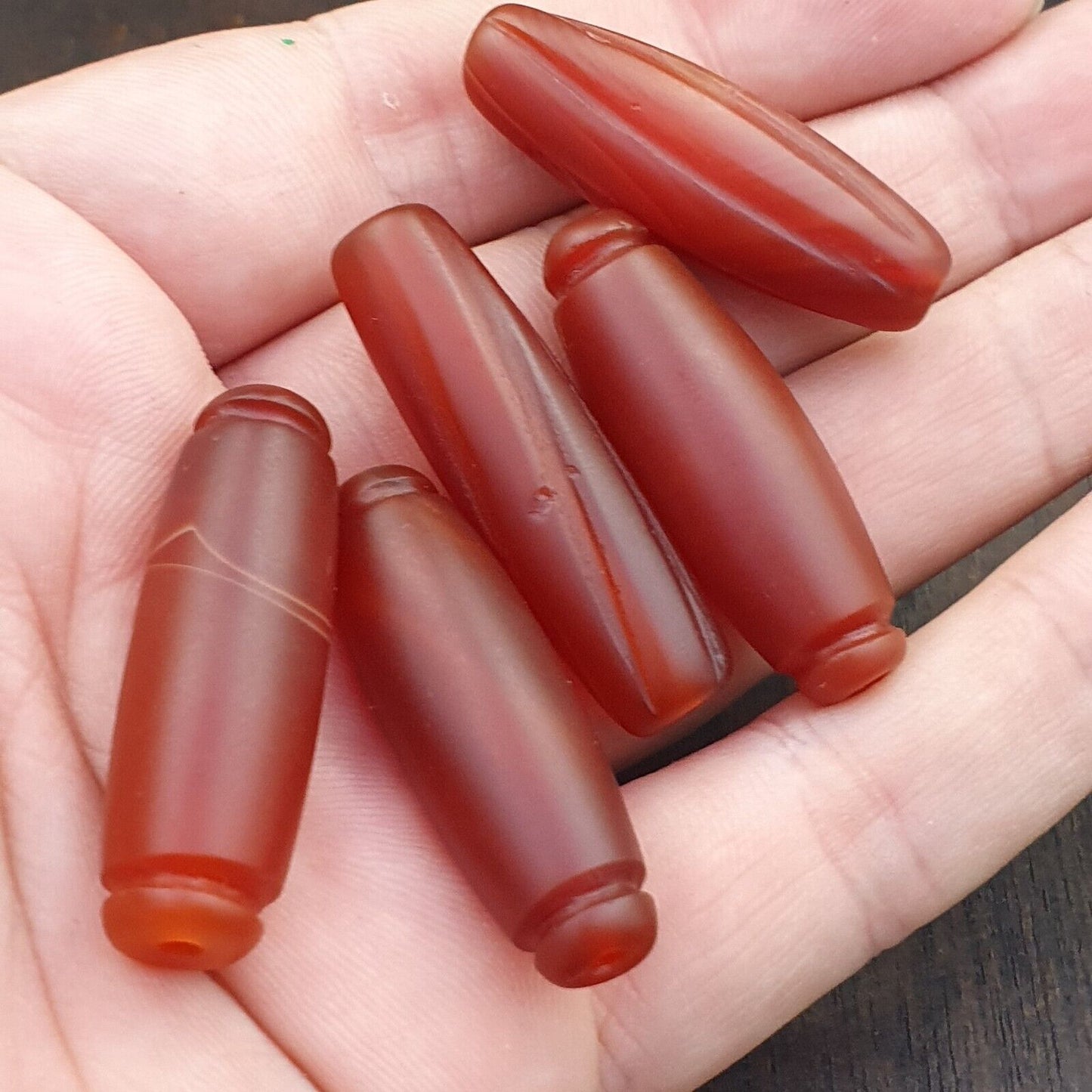 Lot 10 antike rote Schnitz-Achat-Himalaya-tibetische Achat-Karneolperlen 
