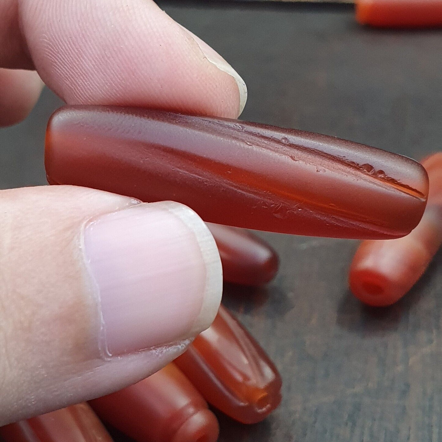 Lot 10 antike rote Schnitz-Achat-Himalaya-tibetische Achat-Karneolperlen 