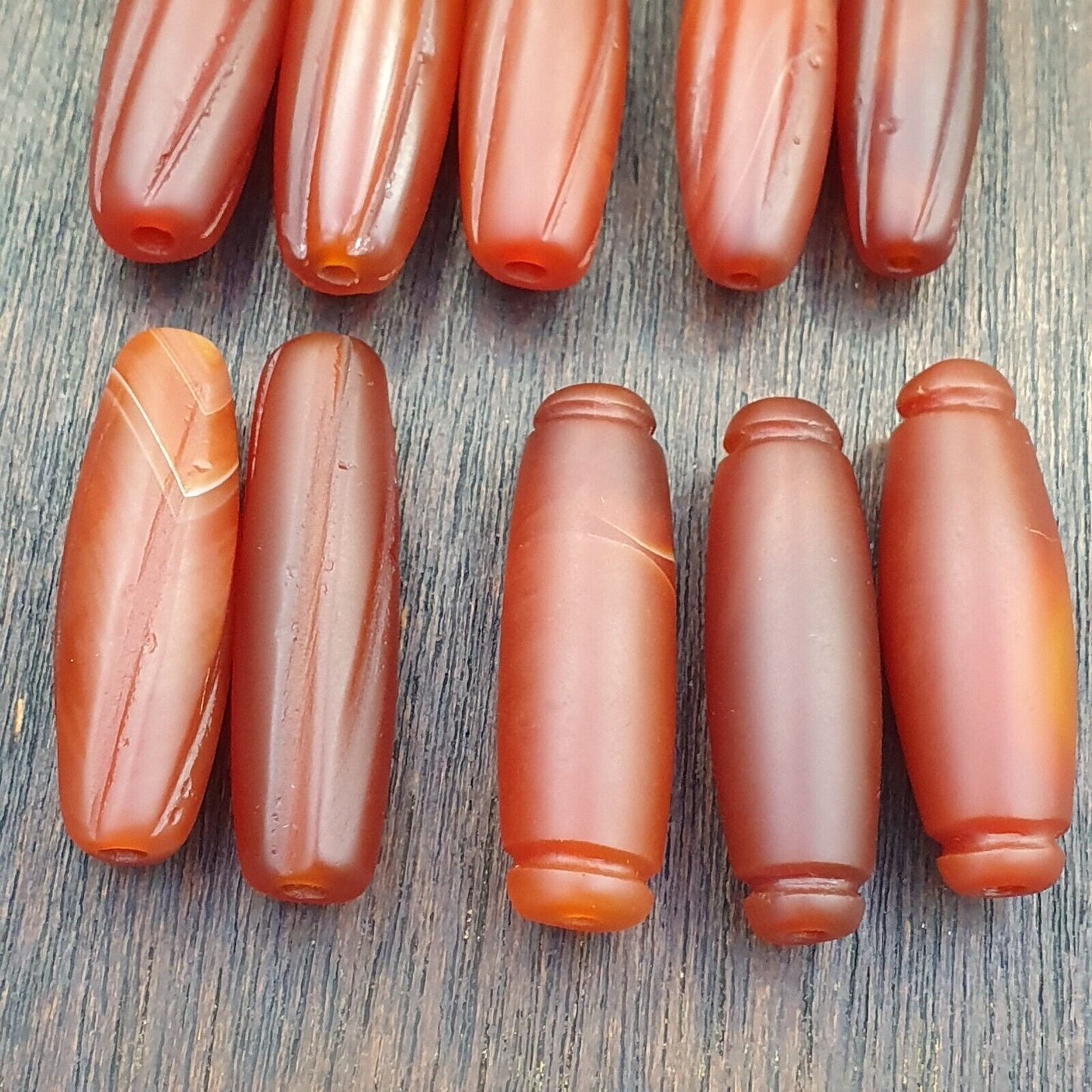 Lot 10 antike rote Schnitz-Achat-Himalaya-tibetische Achat-Karneolperlen 