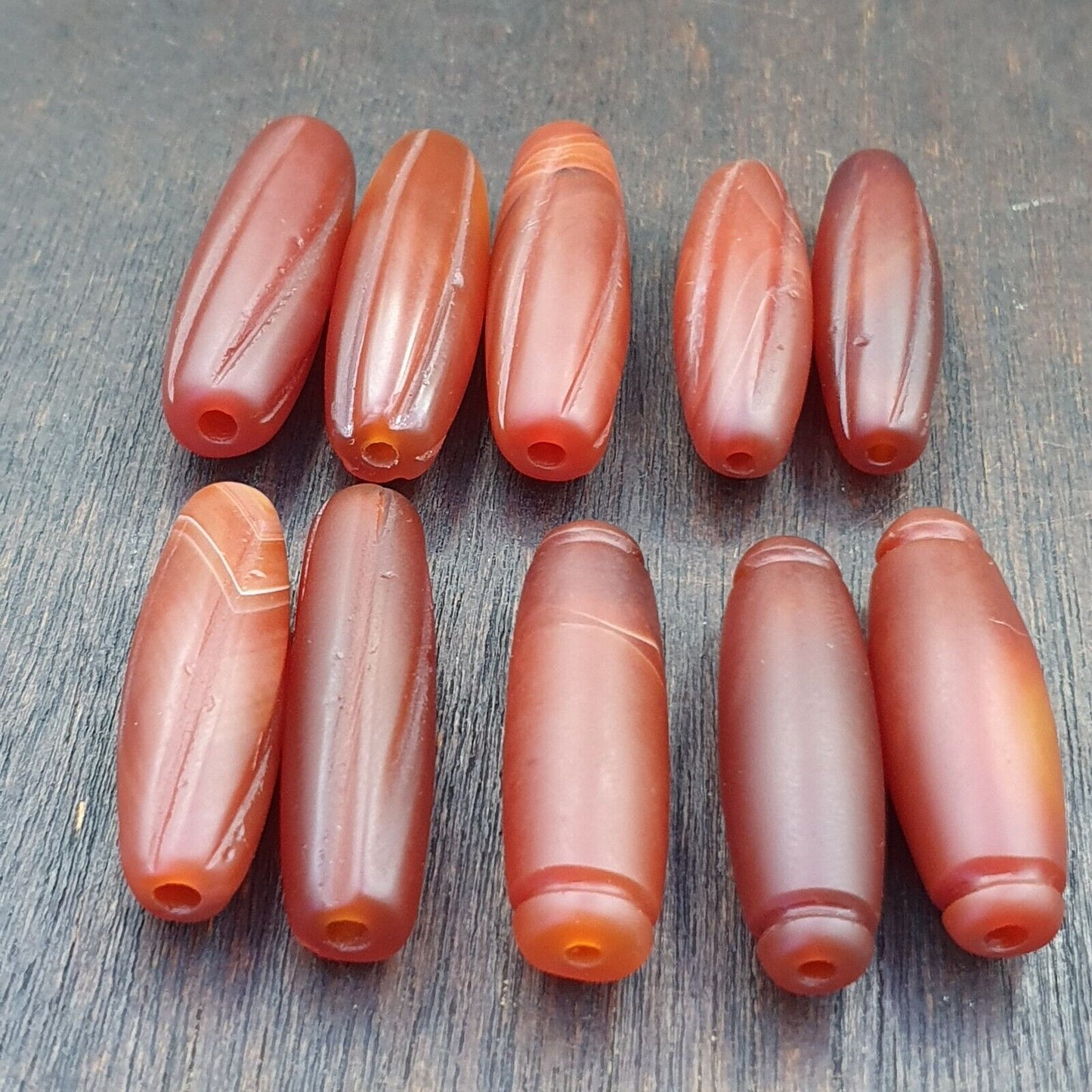 Lot 10 antike rote Schnitz-Achat-Himalaya-tibetische Achat-Karneolperlen 
