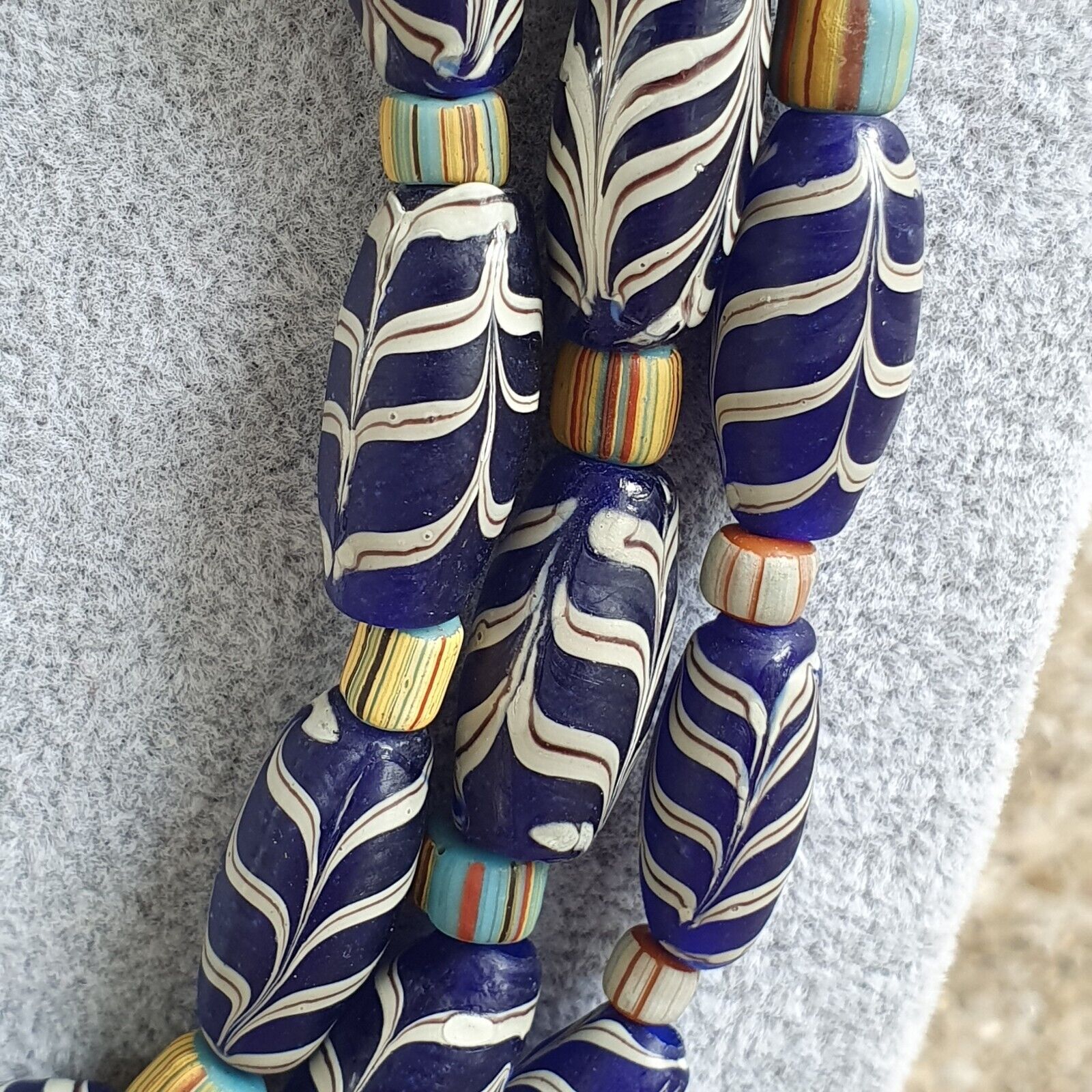 Vintage Venerano ART Fancy Feather Beads 20x9.5MM Blue GLASS BEADS Necklace