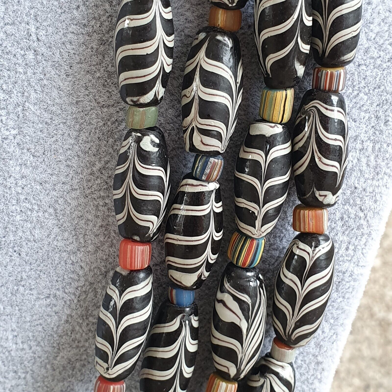Vintage Venerano ART Fancy Feather Beads 20x10MM Black GLASS BEADS Necklace