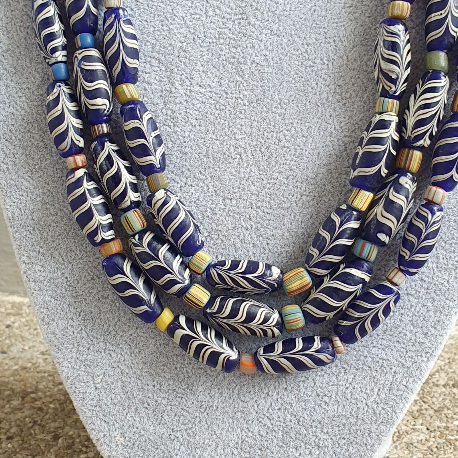 Vintage Venerano ART Fancy Feather Beads 20x9.5MM Blue GLASS BEADS Necklace