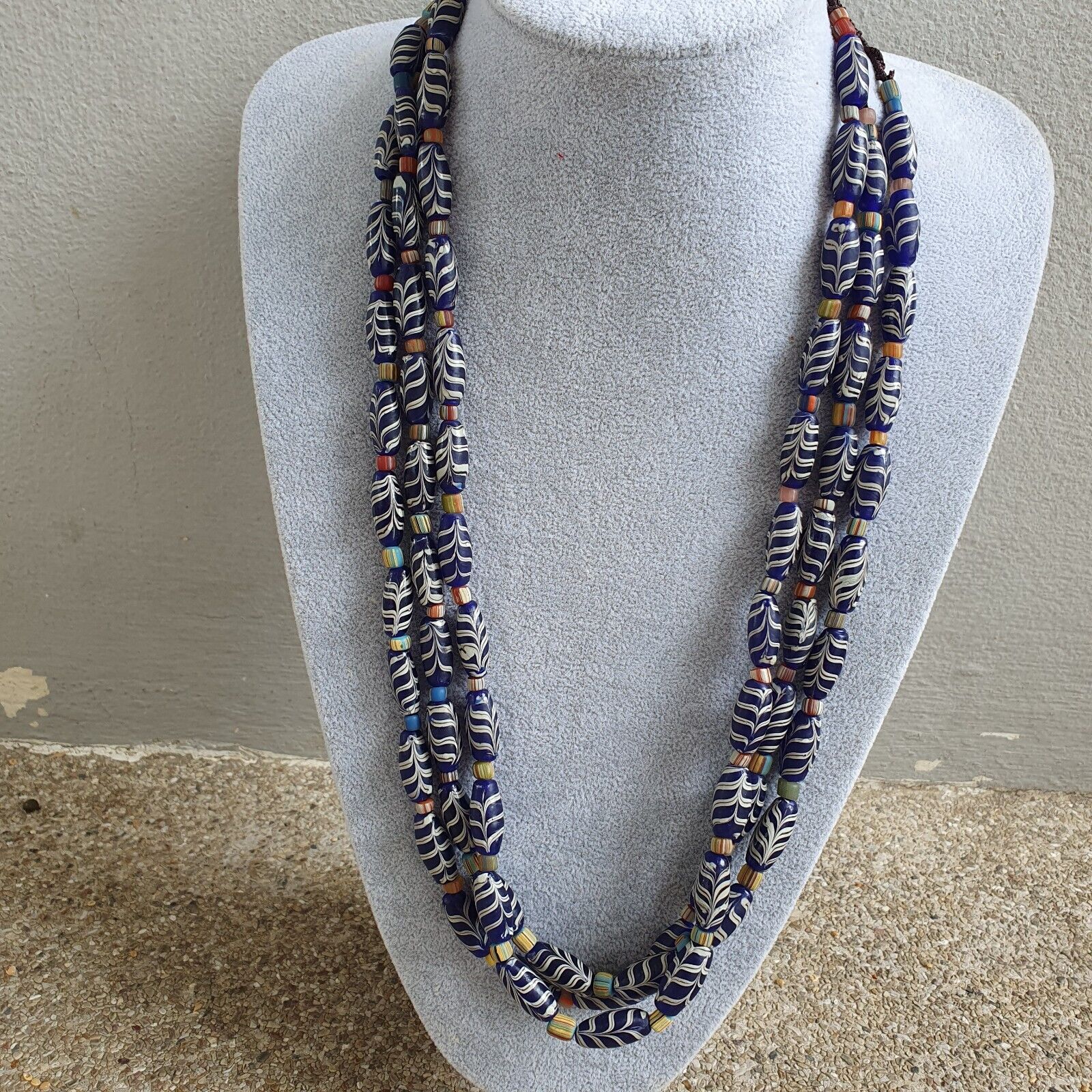 Vintage Venerano ART Fancy Feather Beads 20x9.5MM Blue GLASS BEADS Necklace