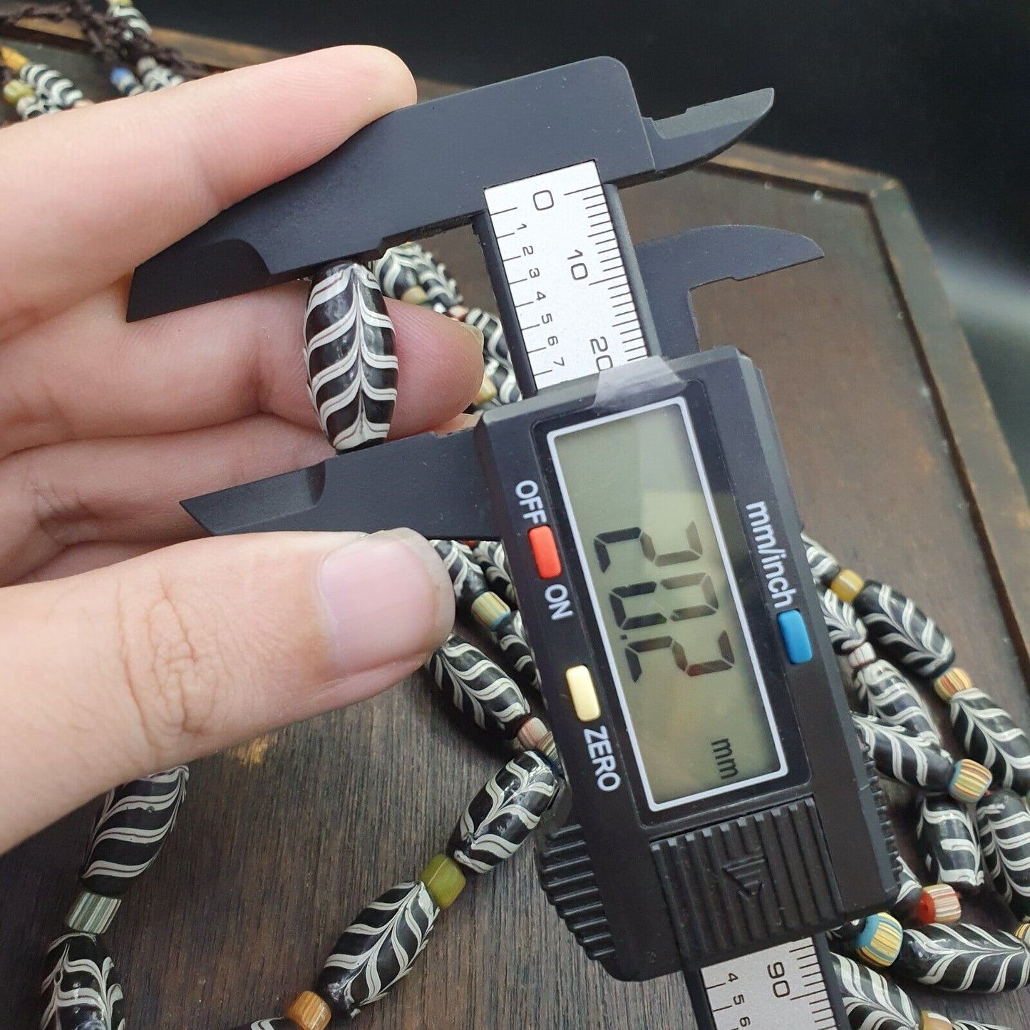 復古 Venerano 藝術精美羽毛珠 20x10 毫米黑色玻璃珠項鍊