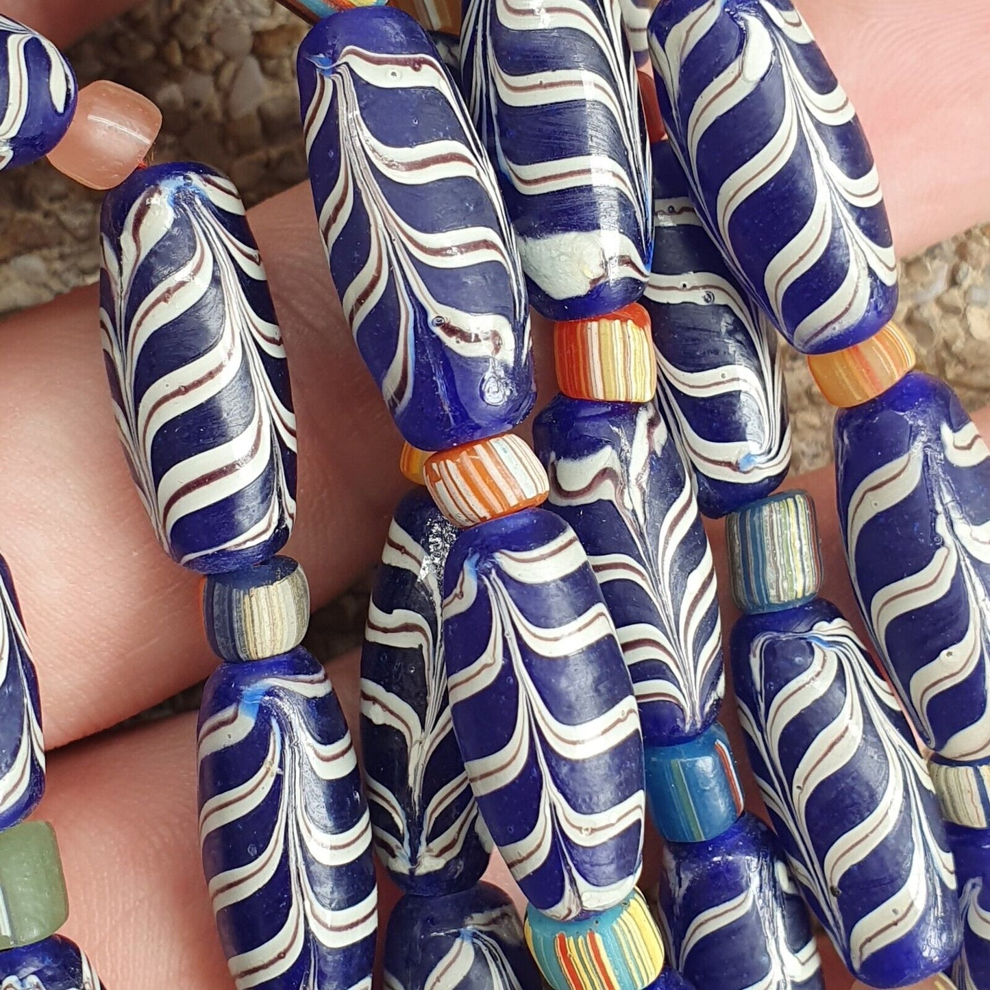 復古 Venerano 藝術精美羽毛珠 20x9.5 毫米藍色玻璃珠項鍊