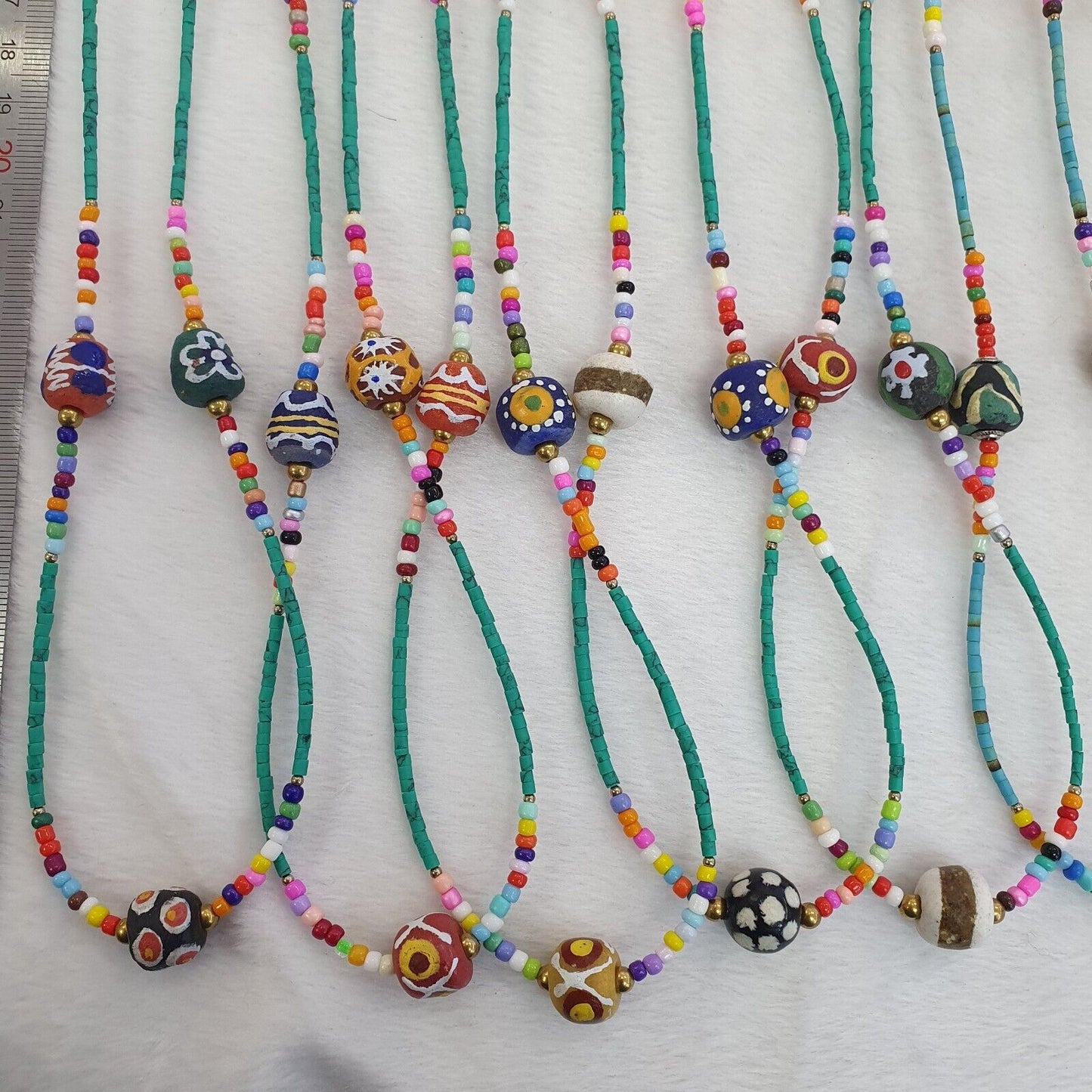 Lot 2 Stück afrikanische Glasperlen Winzige türkisfarbene Saatglasperlen Halsketten SD-3