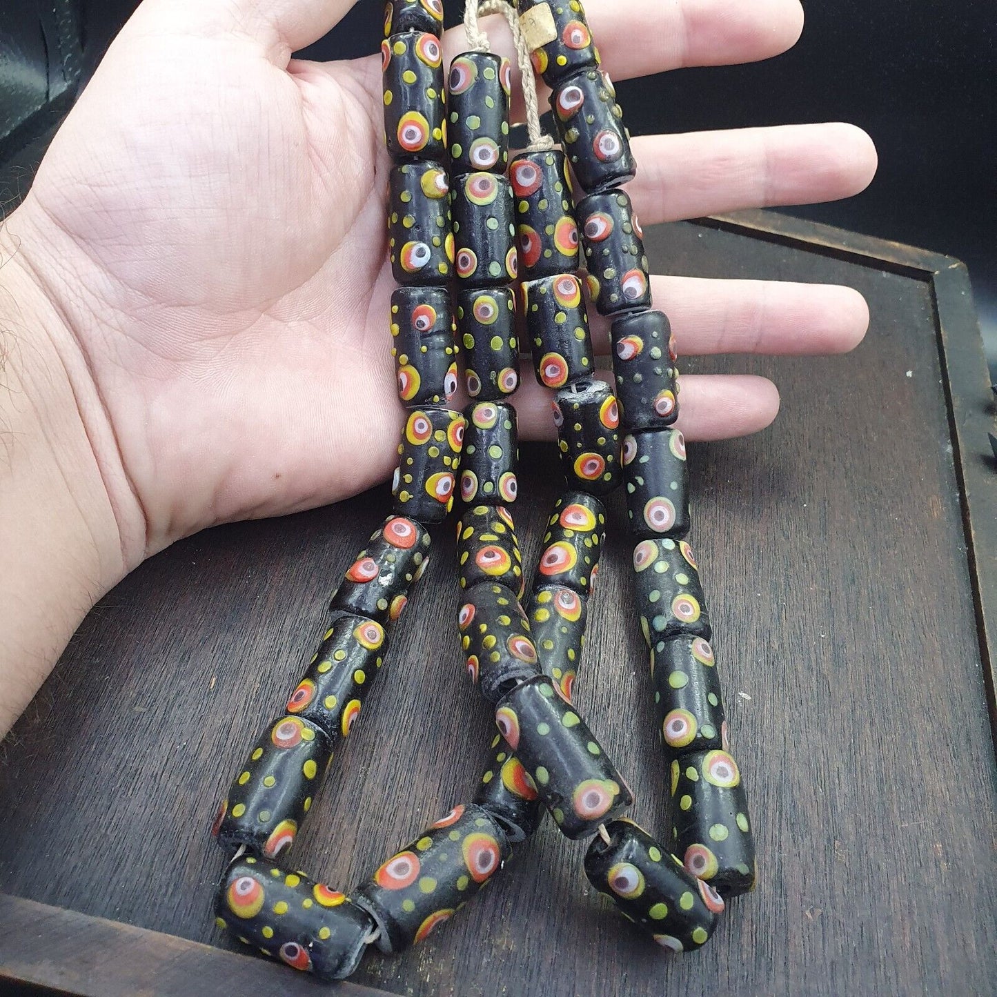 Vintage Schwarze Gabri Augen Glasperlen Strang